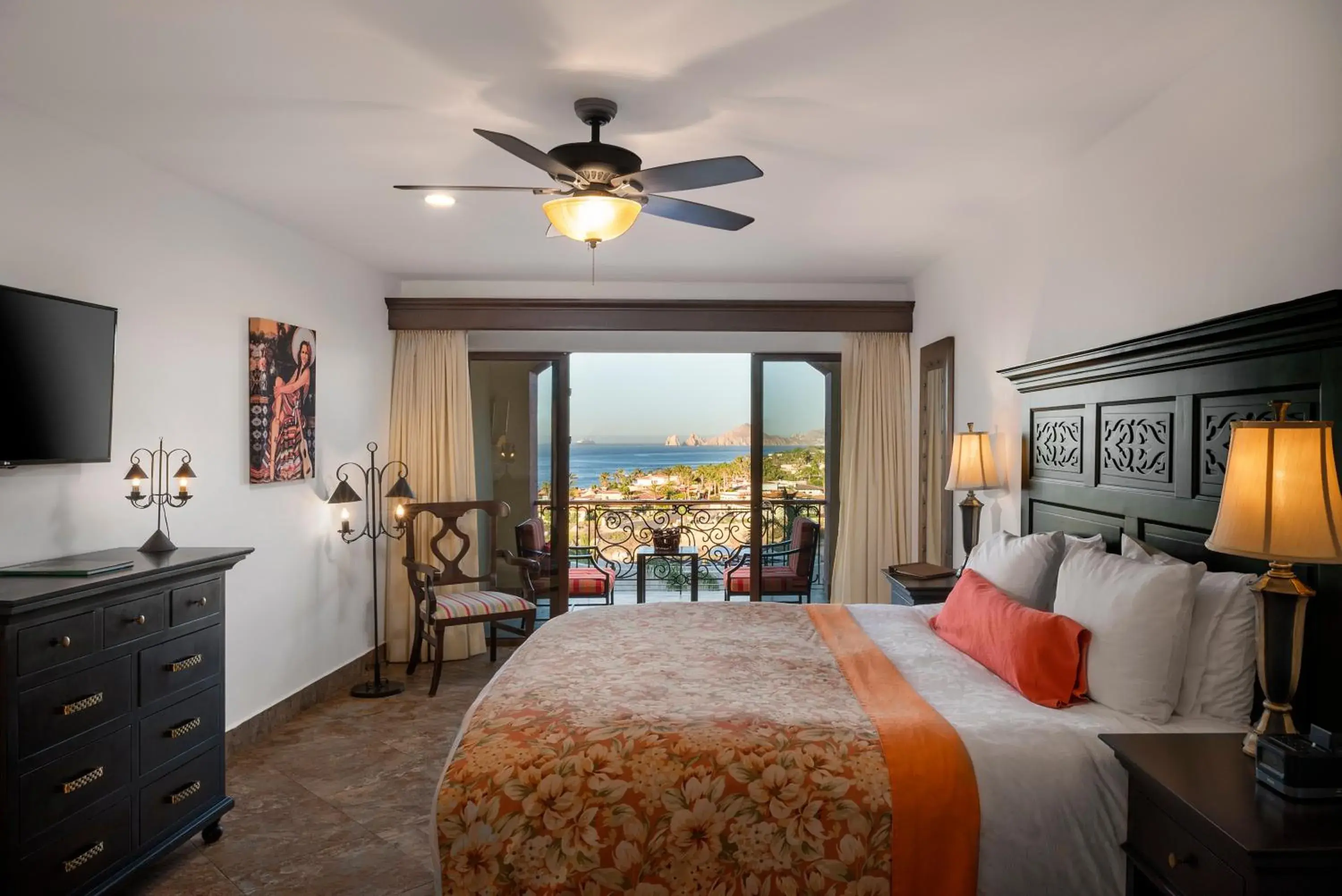 TV and multimedia, Bed in Hacienda Encantada Resort & Spa TV and multimedia, Bed in Hacienda Encantada Resort & Spa