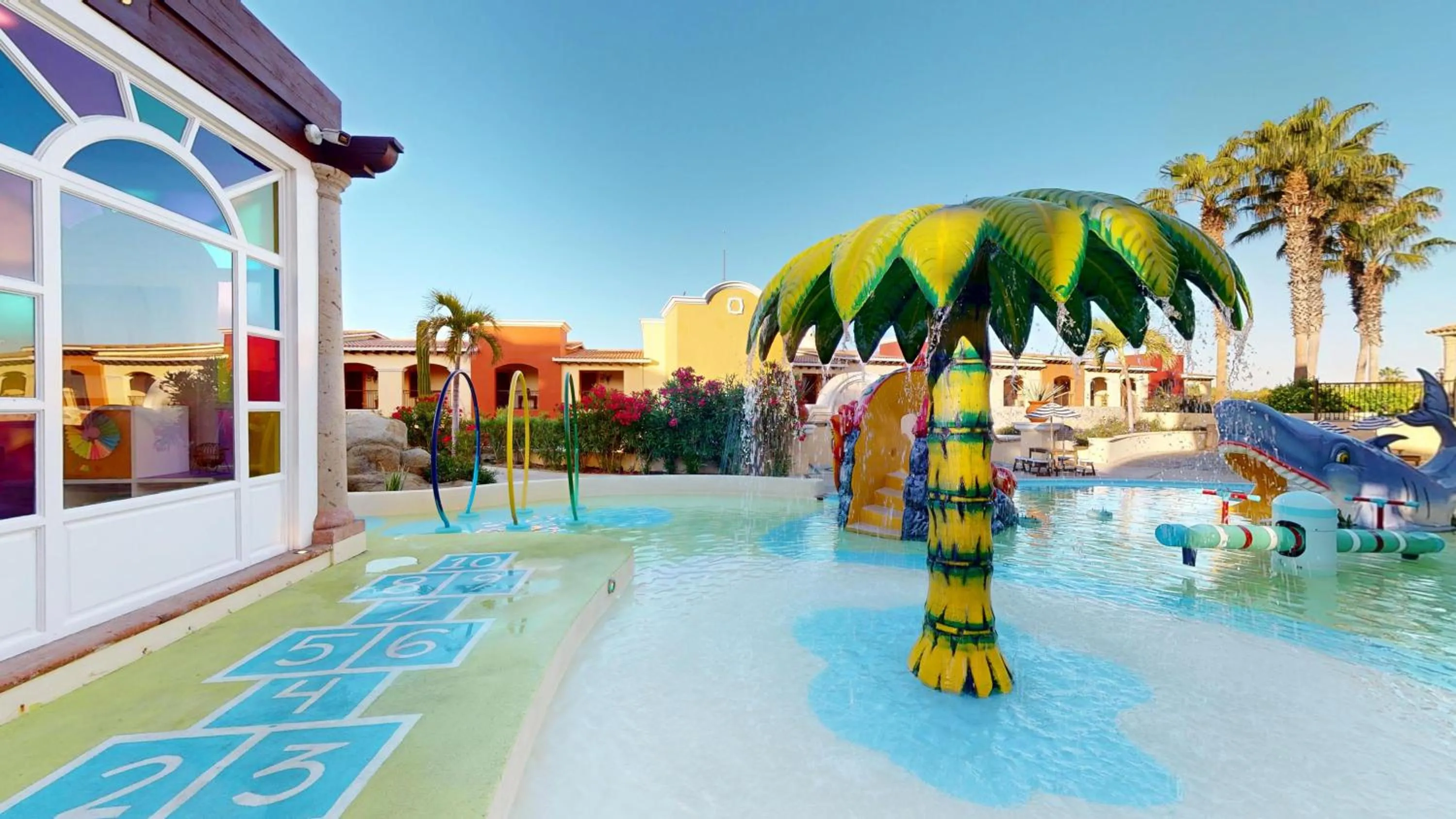 Swimming pool in Hacienda Encantada Resort & Spa