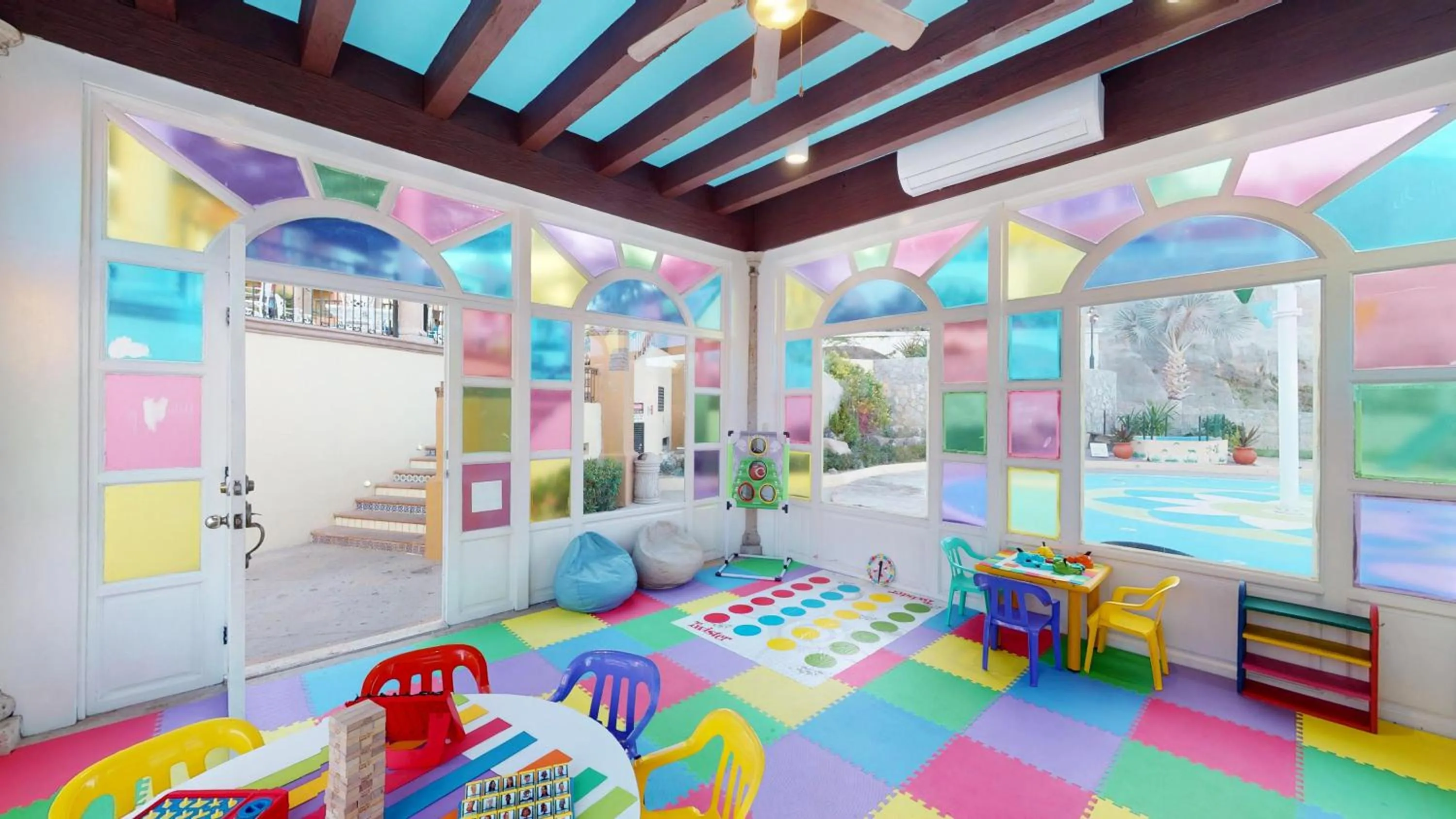 Swimming pool in Hacienda Encantada Resort & Spa