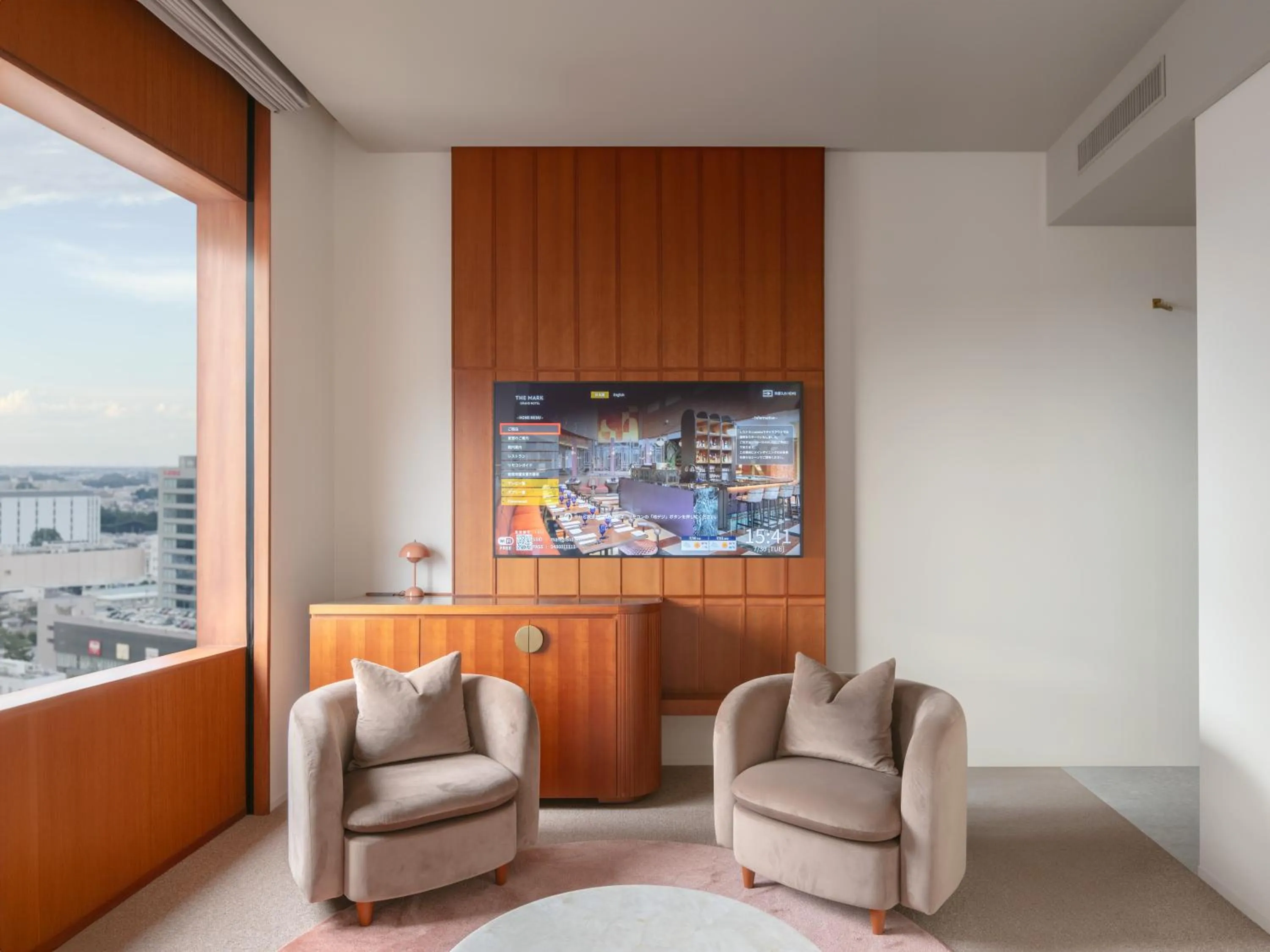 Photo of the whole room in The Mark Grand Hotel