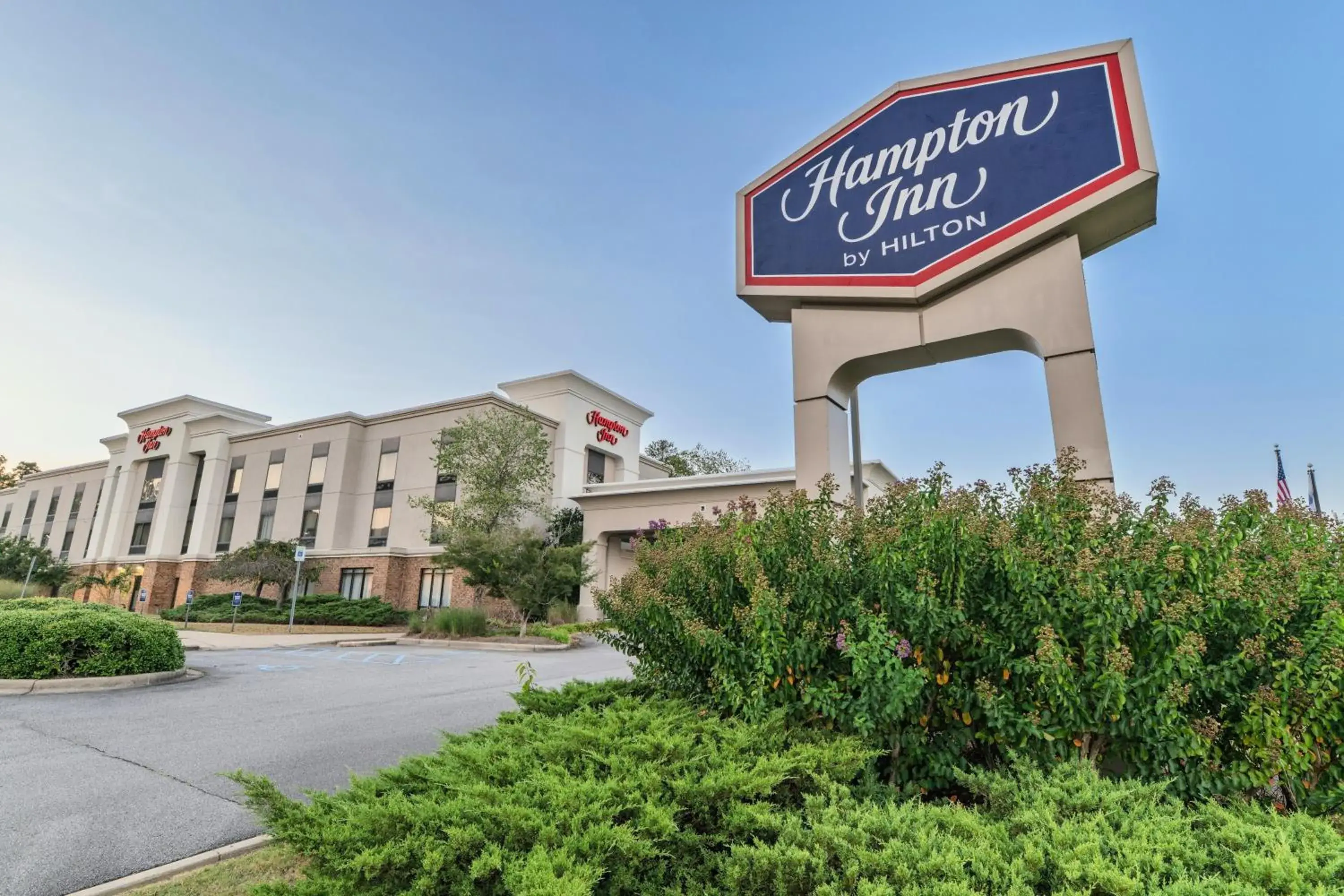Property building in Hampton Inn Jasper, AL Property building in Hampton Inn Jasper, AL