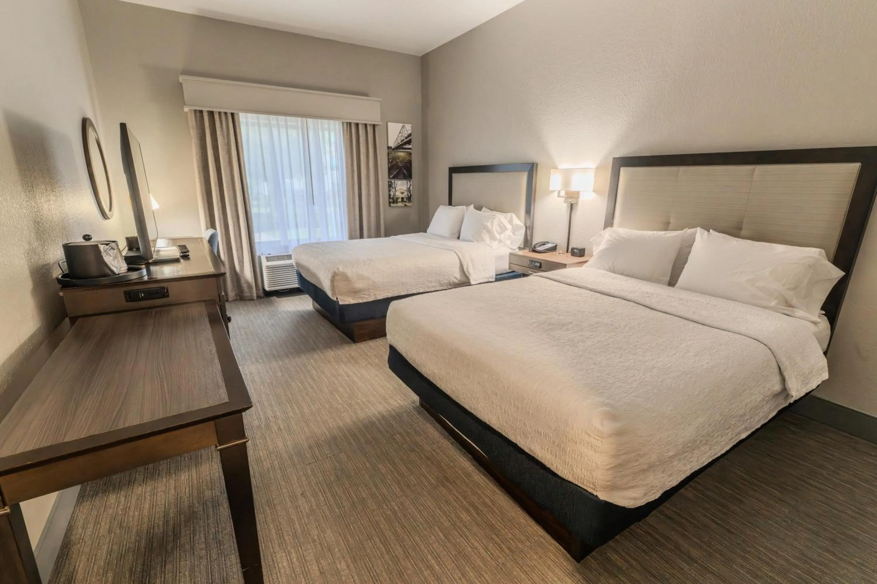 Bed in Hampton Inn Jasper, AL