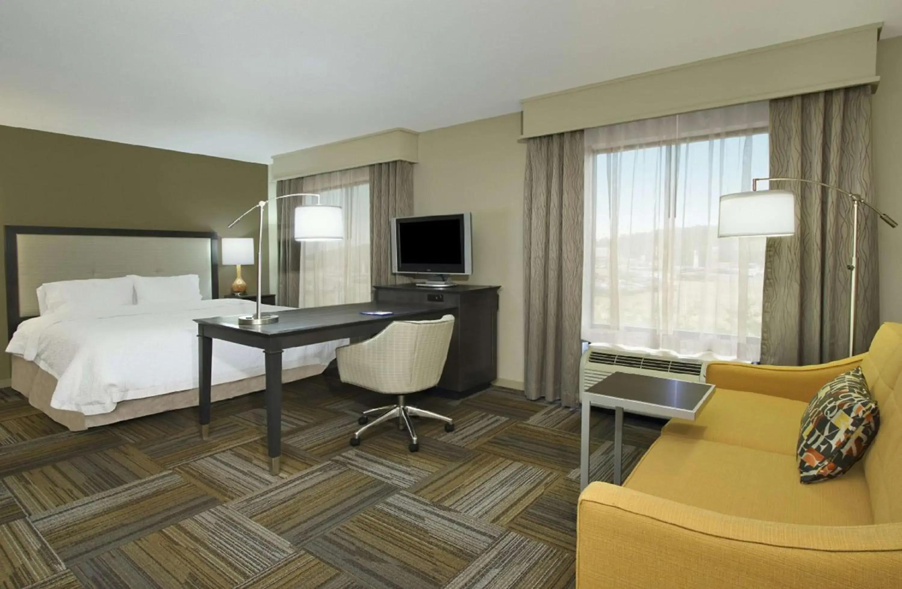 King Studio Suite with Sofa Bed - Non-Smoking in Hampton Inn Jasper, AL King Studio Suite with Sofa Bed - Non-Smoking in Hampton Inn Jasper, AL