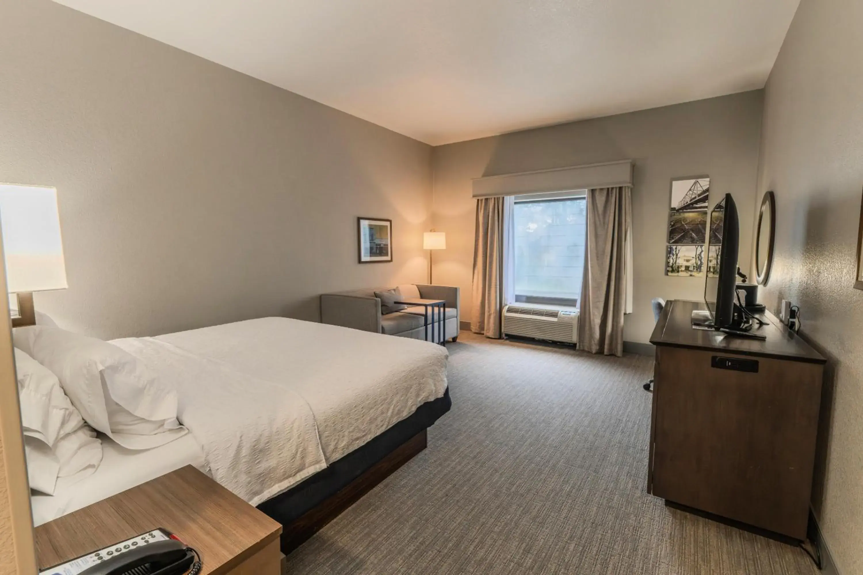 King Studio Suite with Sofa Bed - Non-Smoking in Hampton Inn Jasper, AL King Studio Suite with Sofa Bed - Non-Smoking in Hampton Inn Jasper, AL