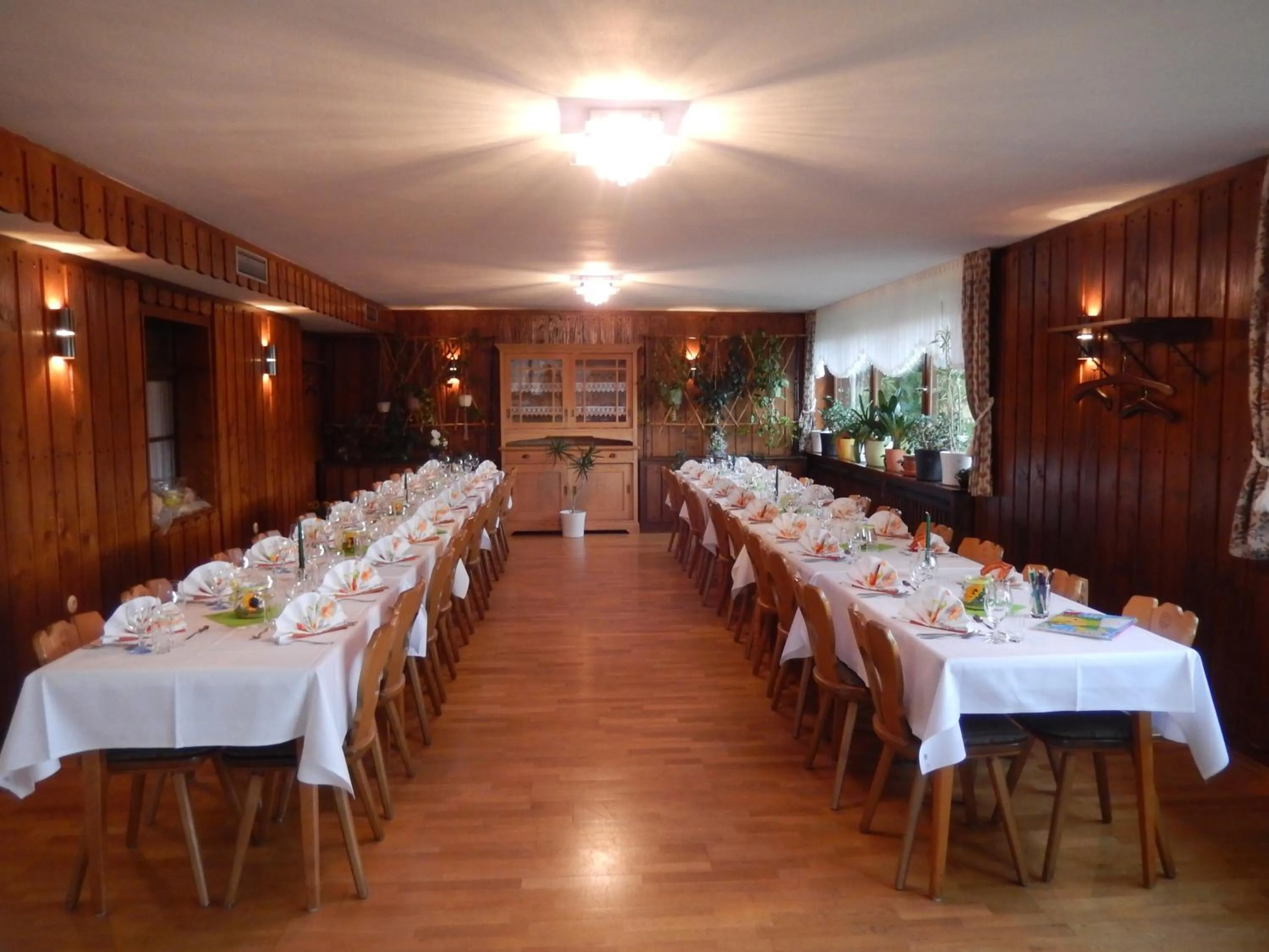 Restaurant/places to eat in Hotel Landgasthof zum Pflug