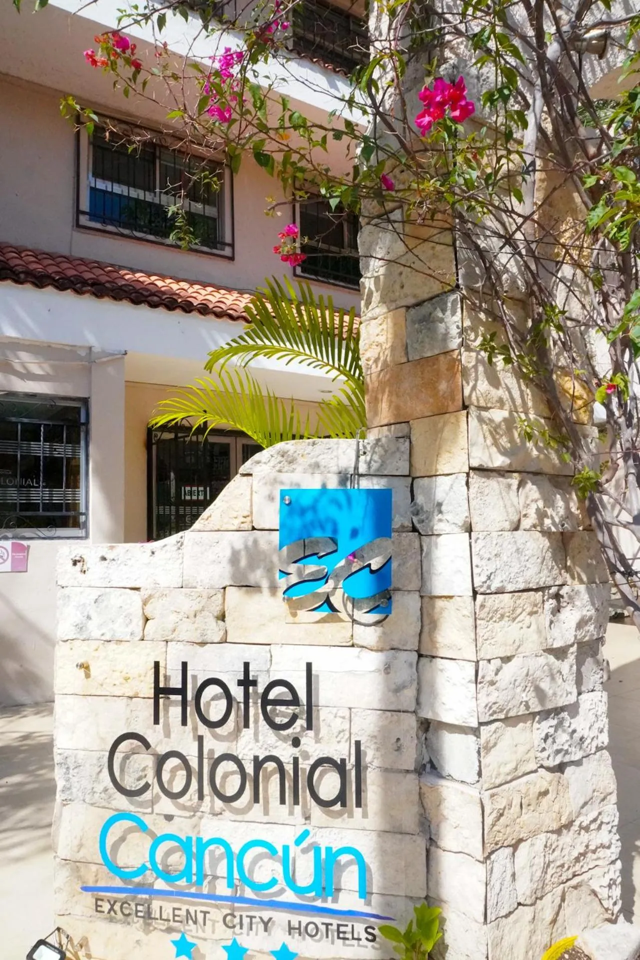 Facade/entrance in Hotel Colonial Cancun