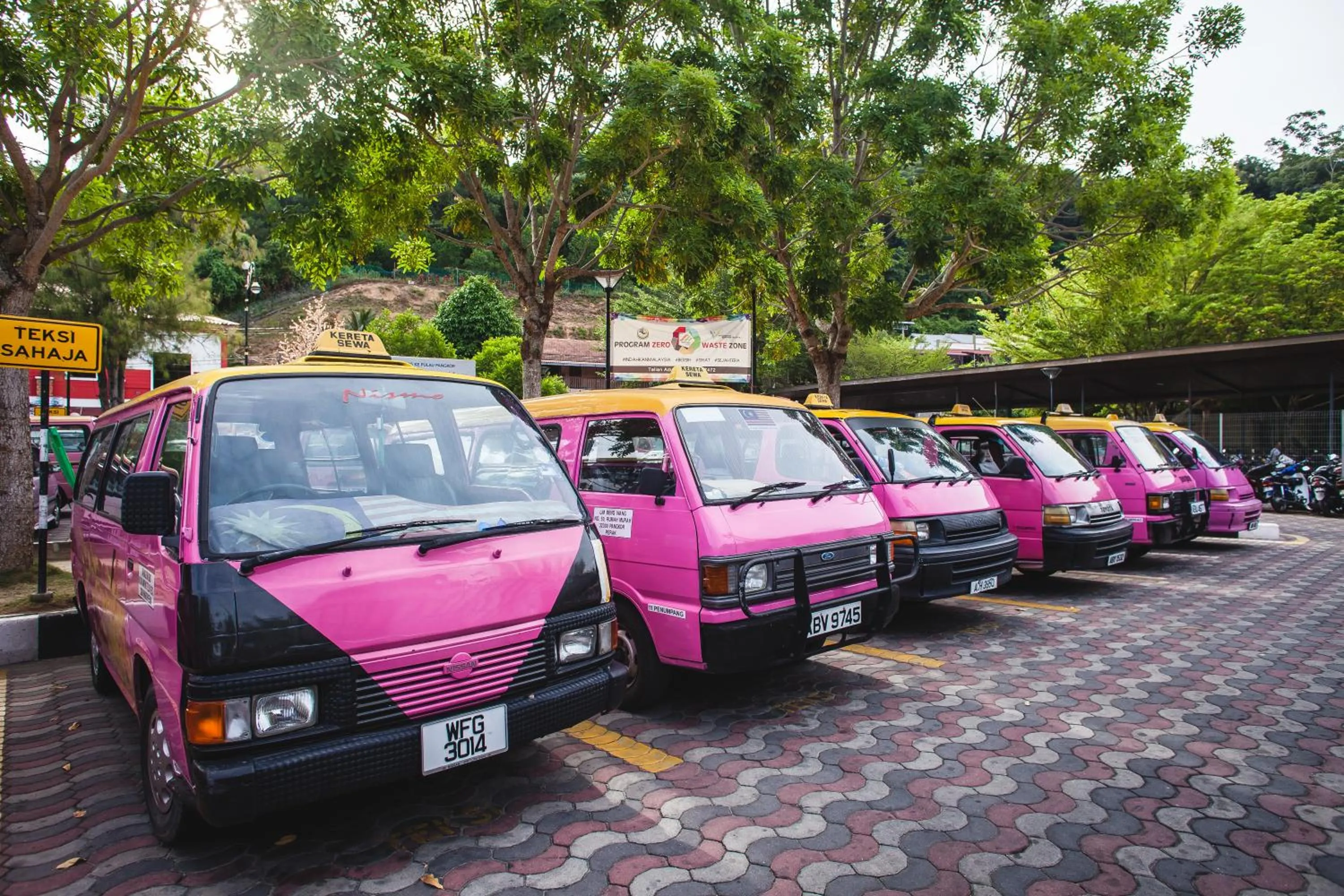 Anjungan Beach Resort