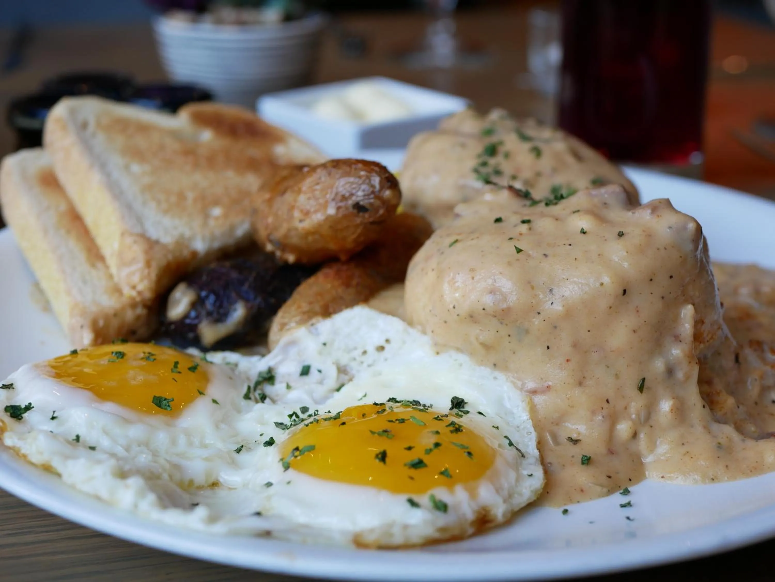 Food and drinks in The Lofton Hotel Minneapolis, Tapestry Collection by Hilton