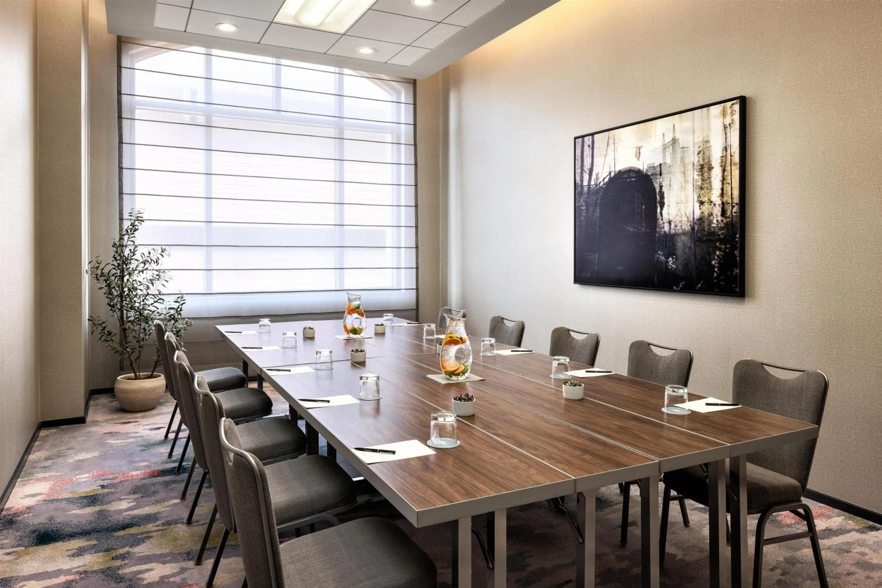 Meeting/conference room in The Lofton Hotel Minneapolis, Tapestry Collection by Hilton