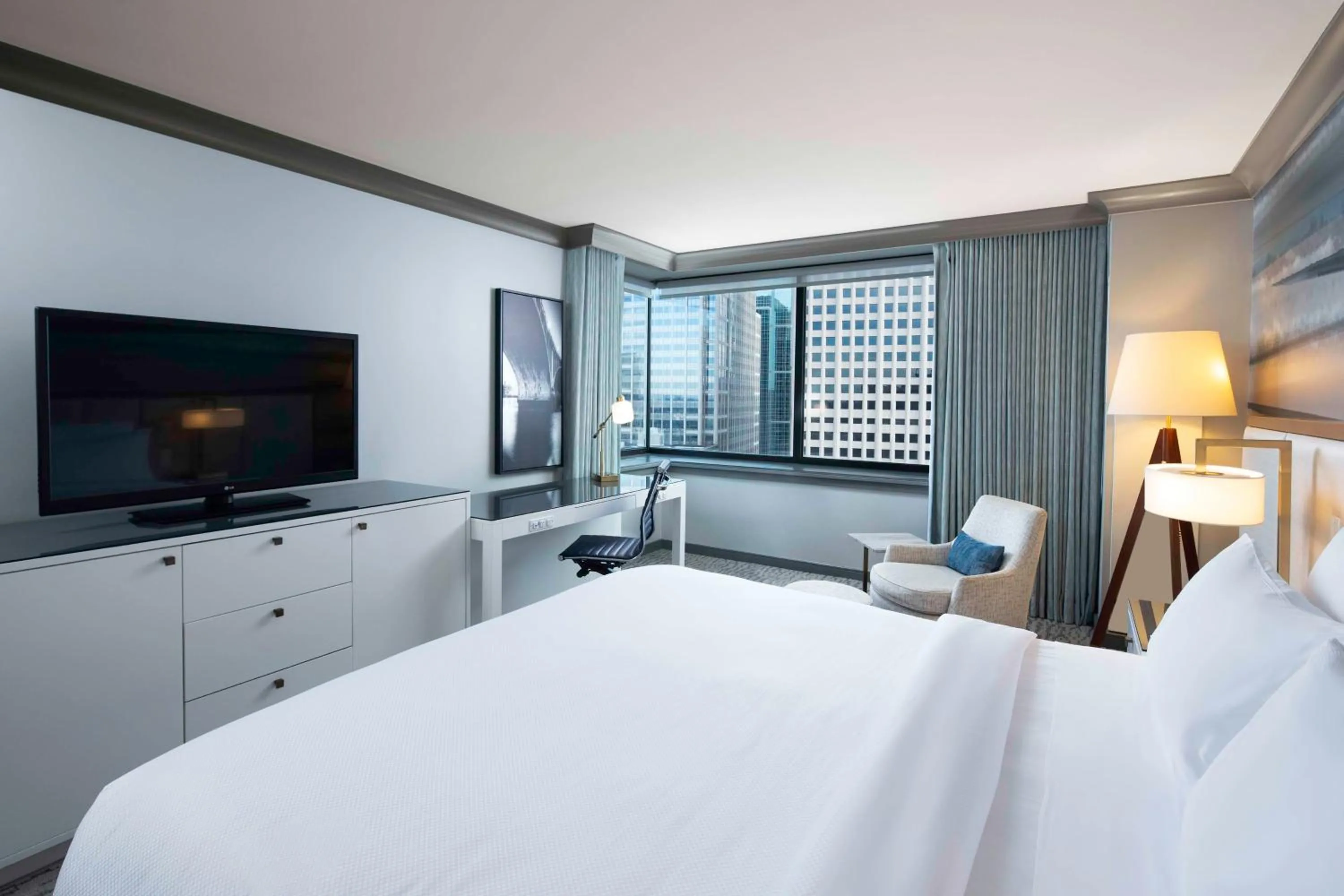 Bed in The Lofton Hotel Minneapolis, Tapestry Collection by Hilton