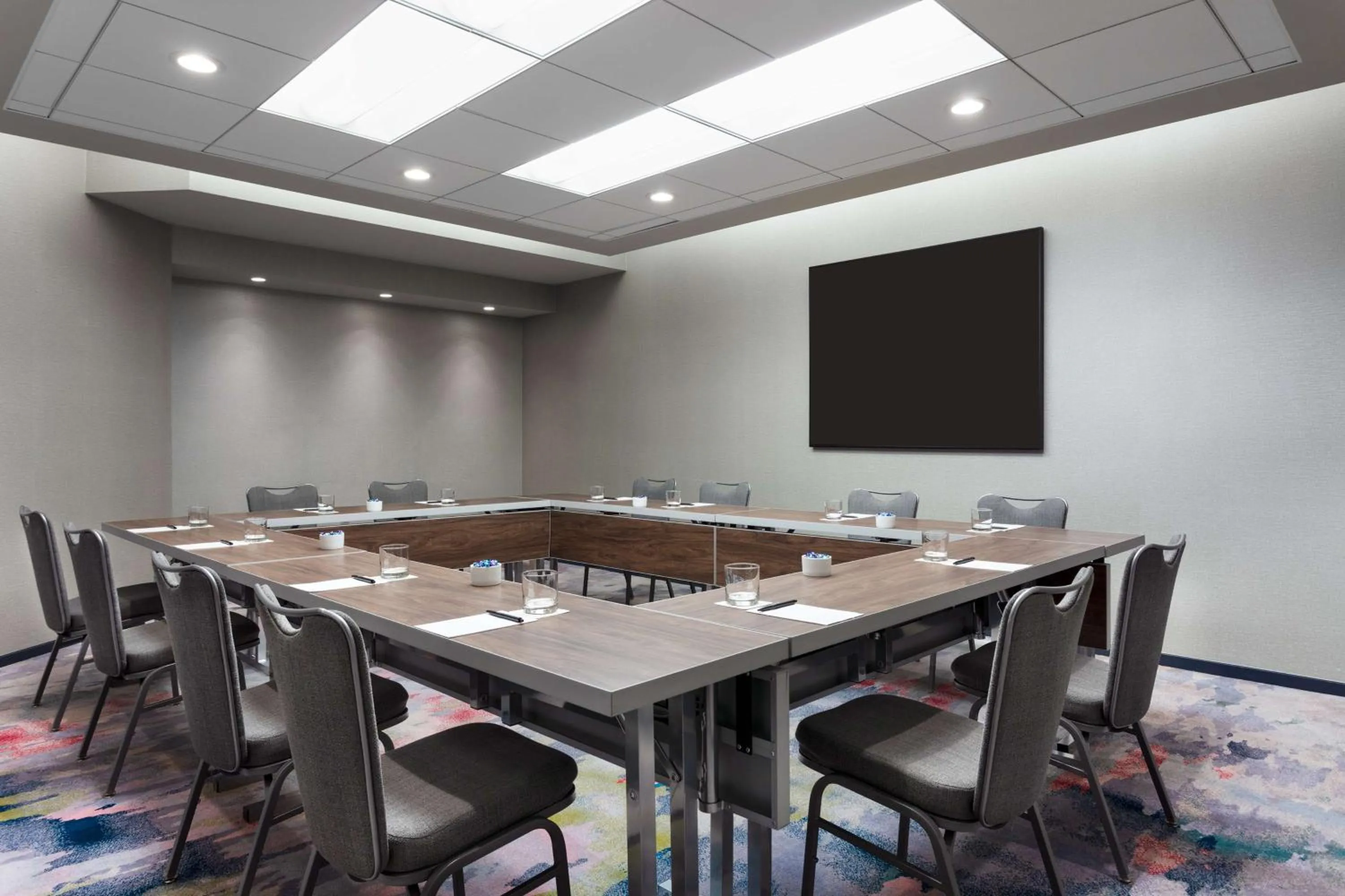 Meeting/conference room in The Lofton Hotel Minneapolis, Tapestry Collection by Hilton