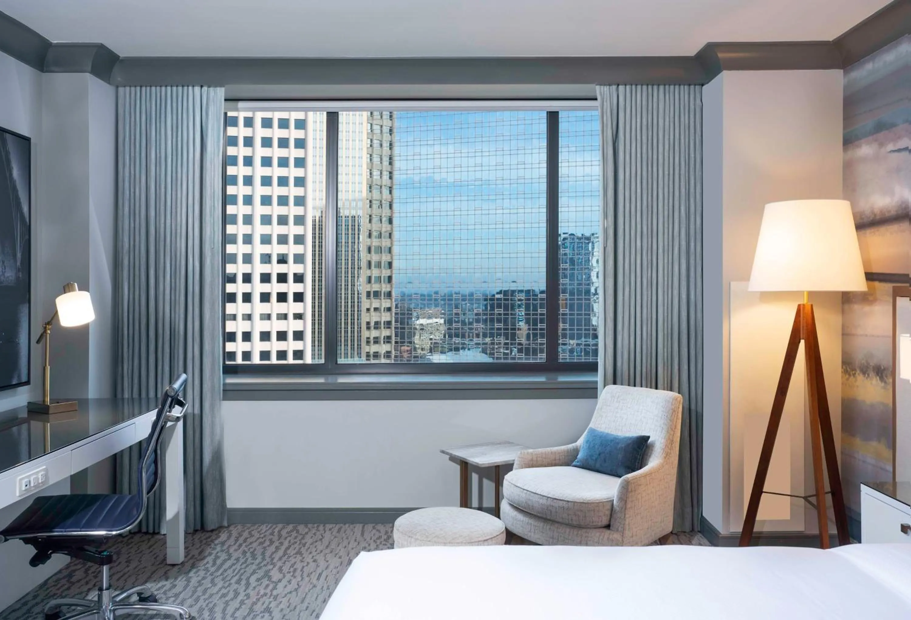 Bedroom, Bed in The Lofton Hotel Minneapolis, Tapestry Collection by Hilton
