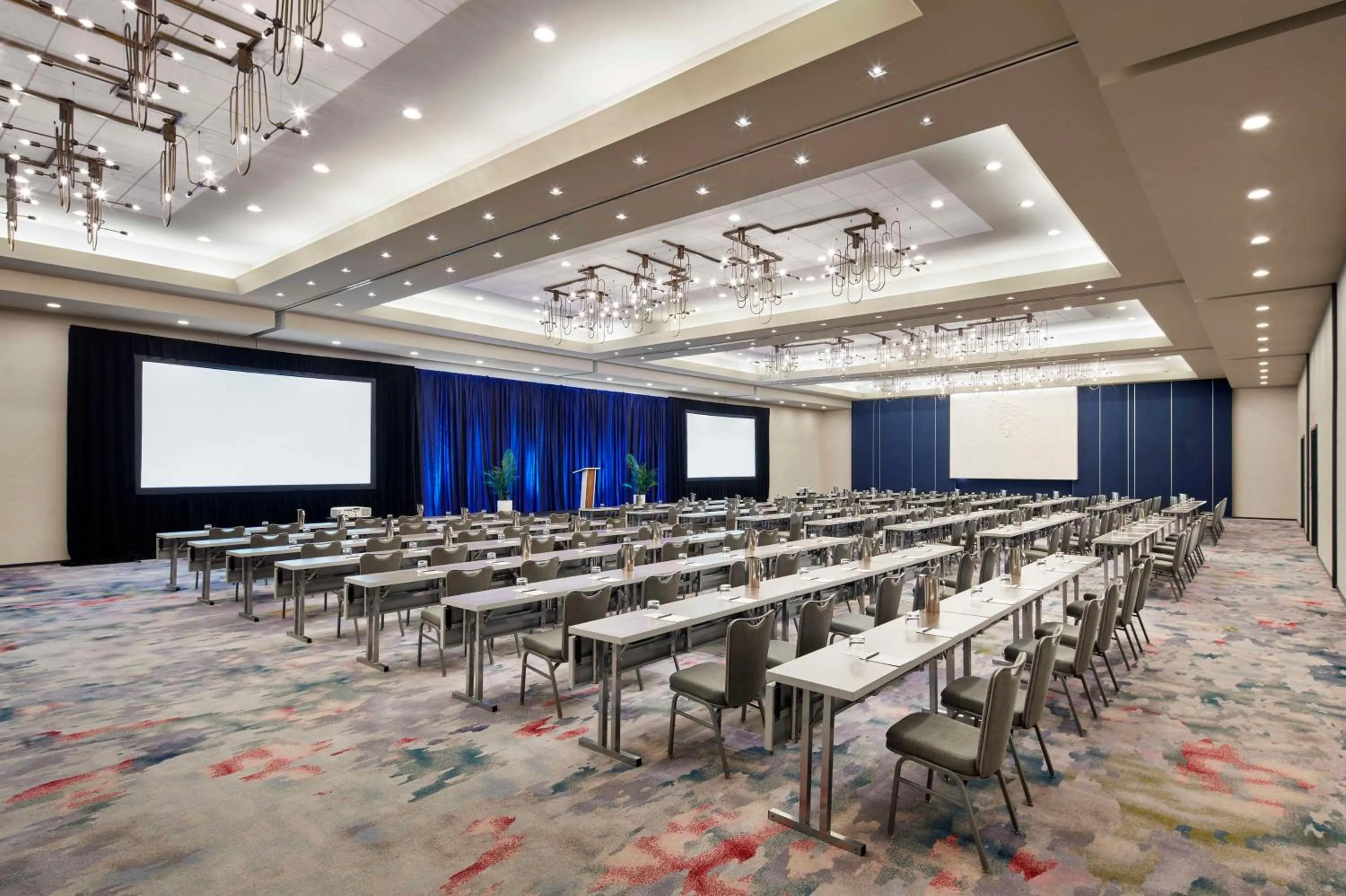 Meeting/conference room in The Lofton Hotel Minneapolis, Tapestry Collection by Hilton