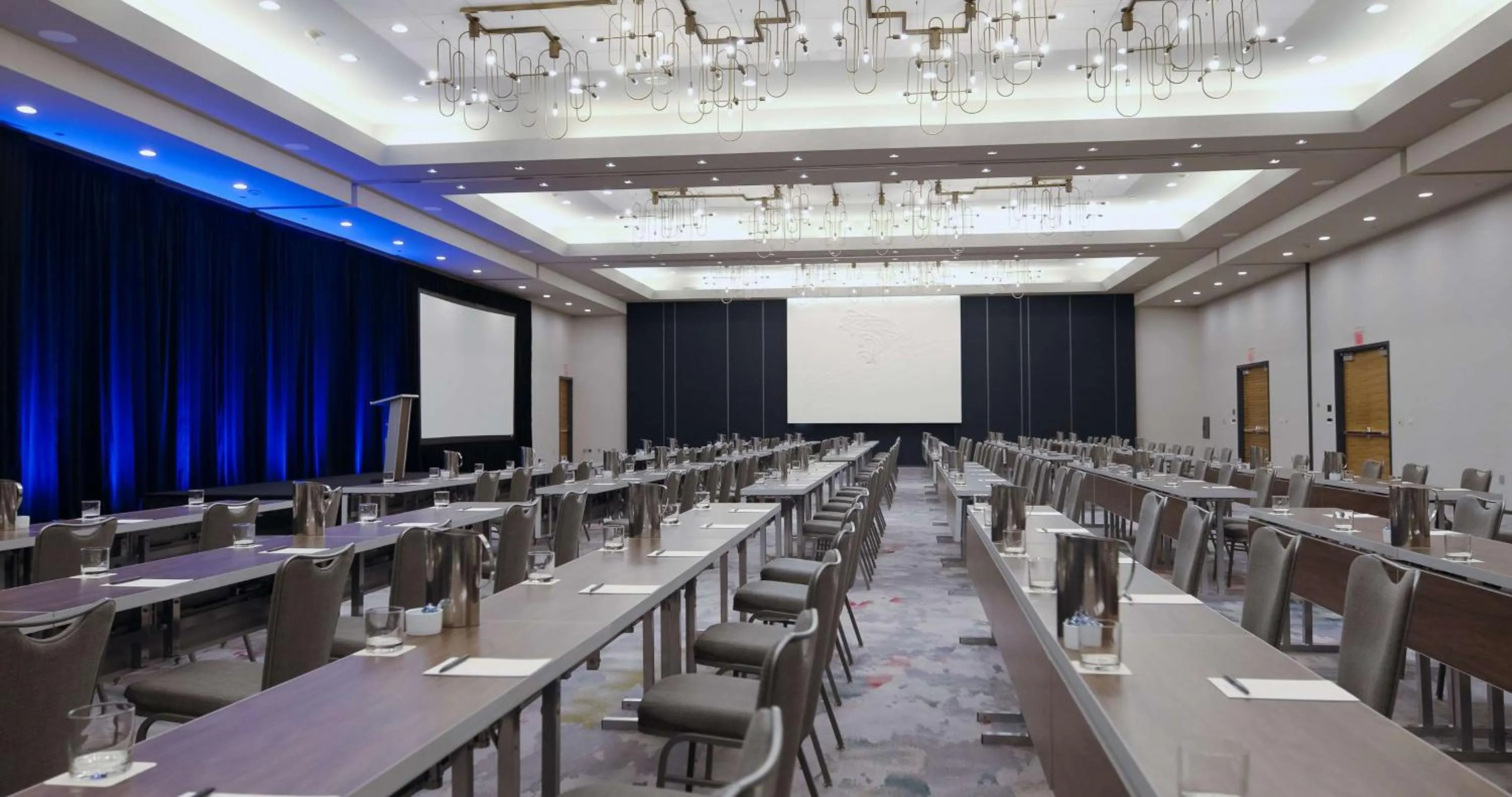 Meeting/conference room in The Lofton Hotel Minneapolis, Tapestry Collection by Hilton