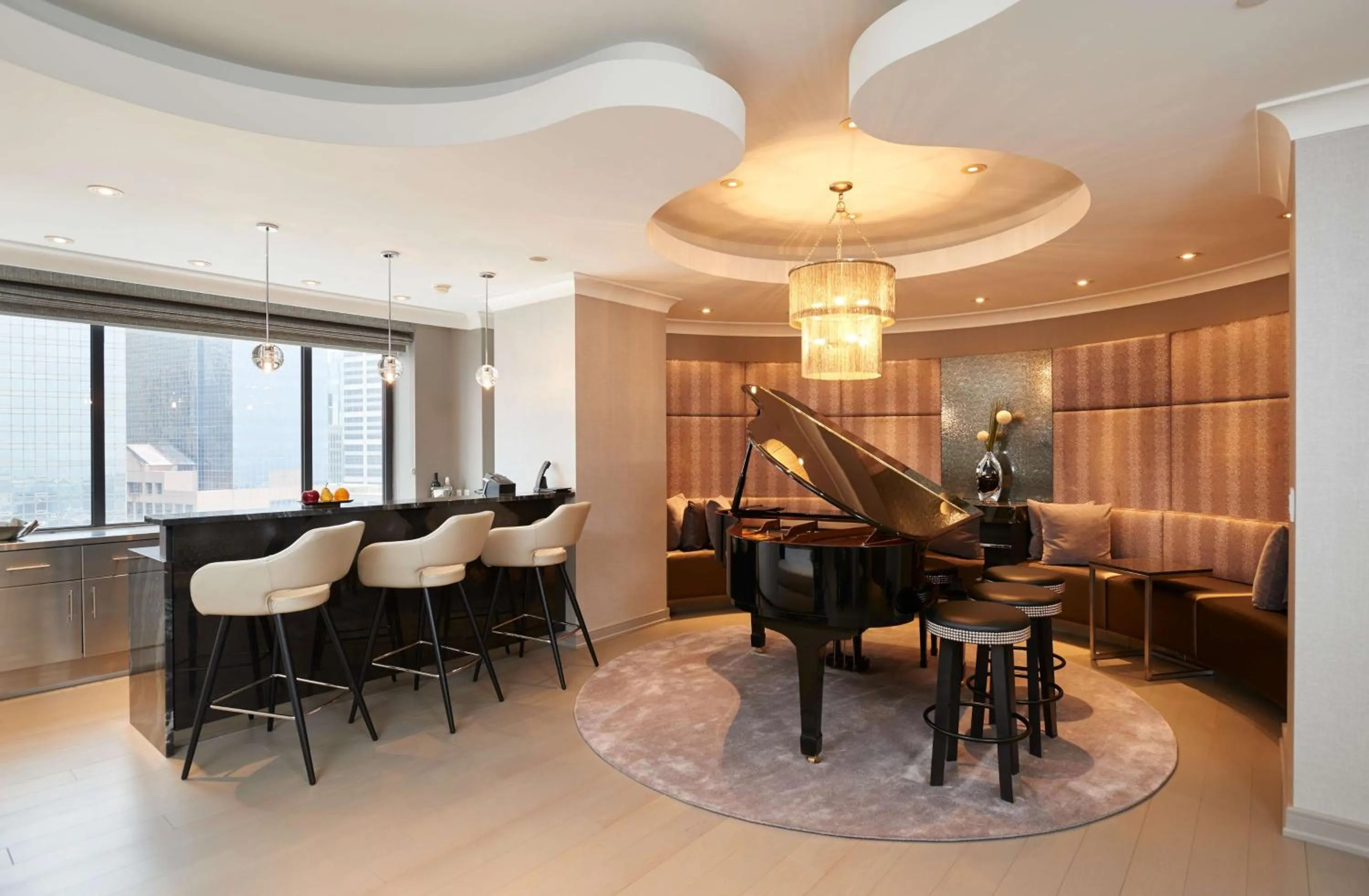 Living room in The Lofton Hotel Minneapolis, Tapestry Collection by Hilton