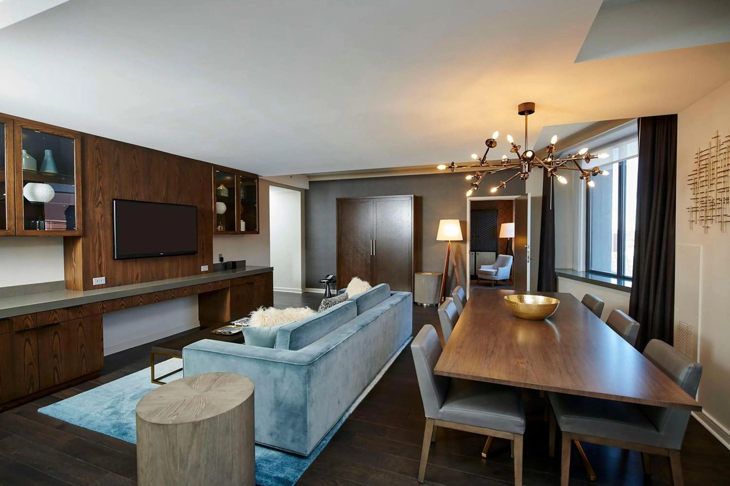 Living room in The Lofton Hotel Minneapolis, Tapestry Collection by Hilton