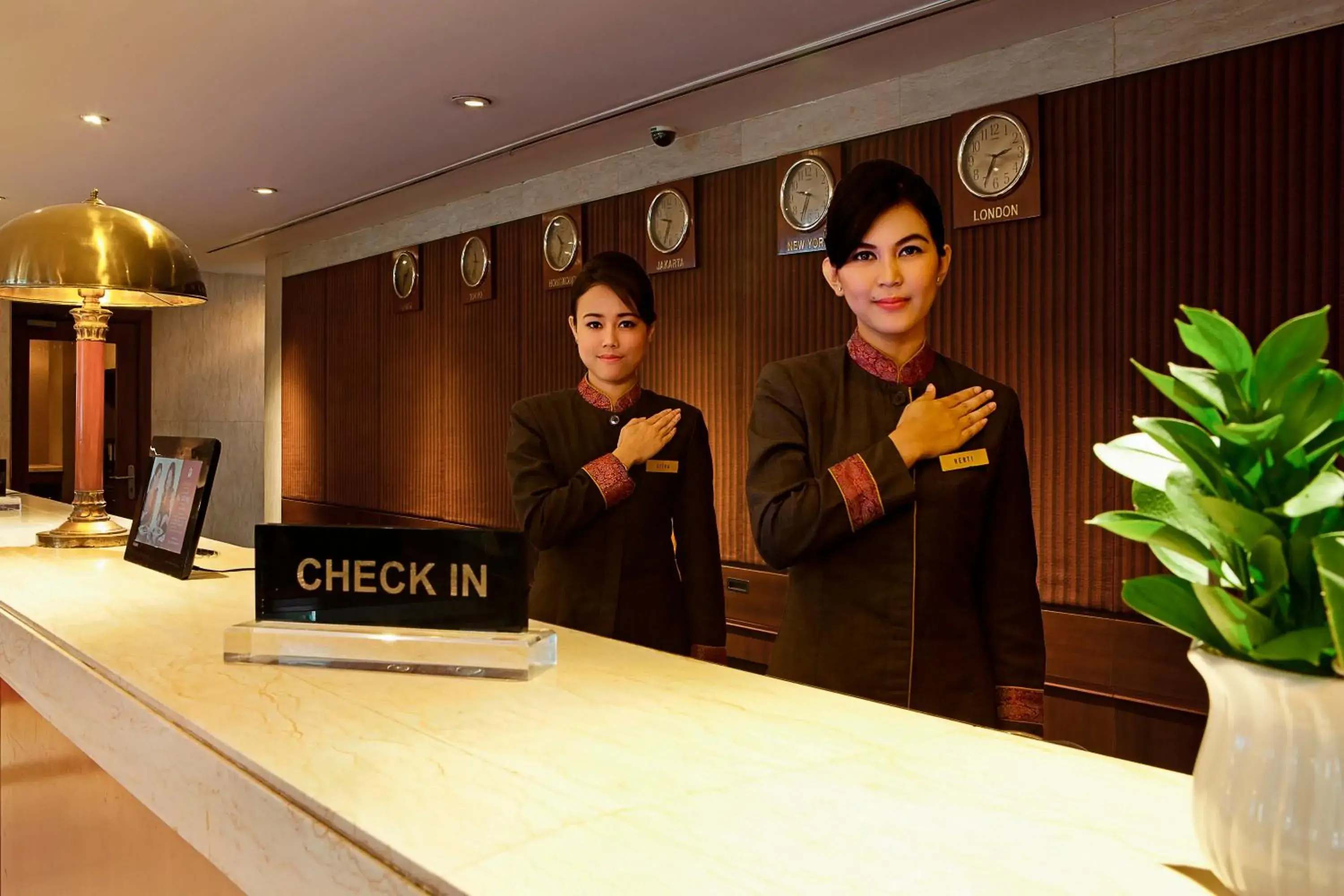 Staff, Lobby/Reception in Redtop Hotel