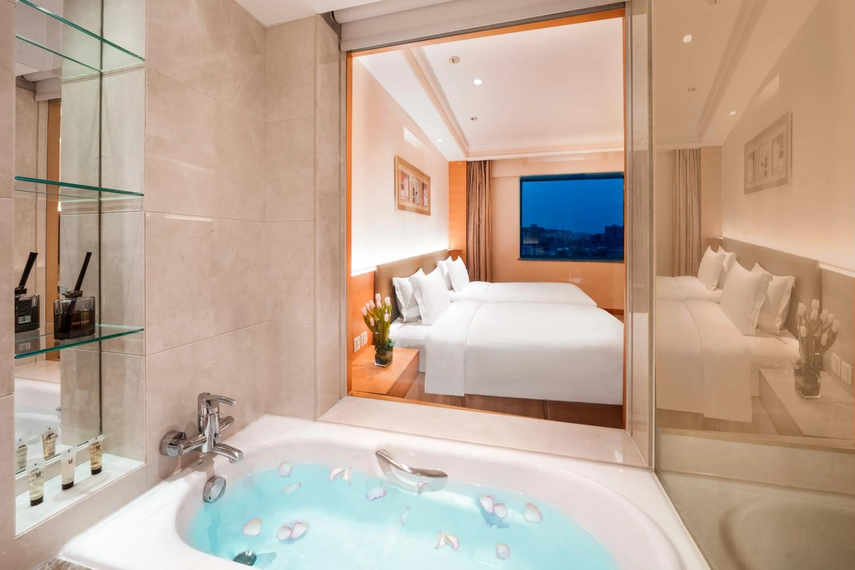 Bed in Millennium Hotel Chengdu