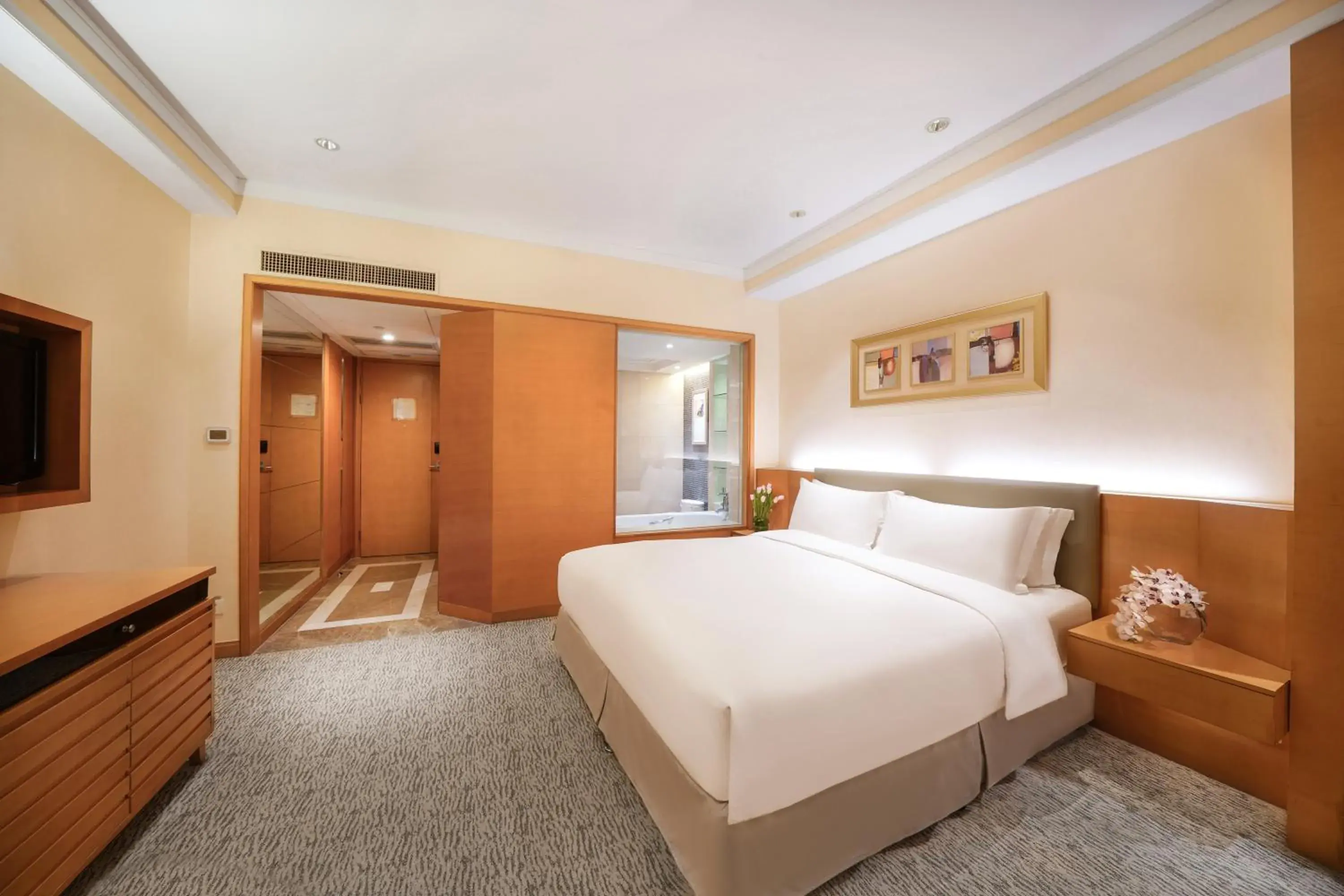 Bedroom, Bed in Millennium Hotel Chengdu - Close to Wuhou Shrine and Chengdu South Railway Station,Fluent English Service Bedroom, Bed in Millennium Hotel Chengdu - Close to Wuhou Shrine and Chengdu South Railway Station,Fluent English Service