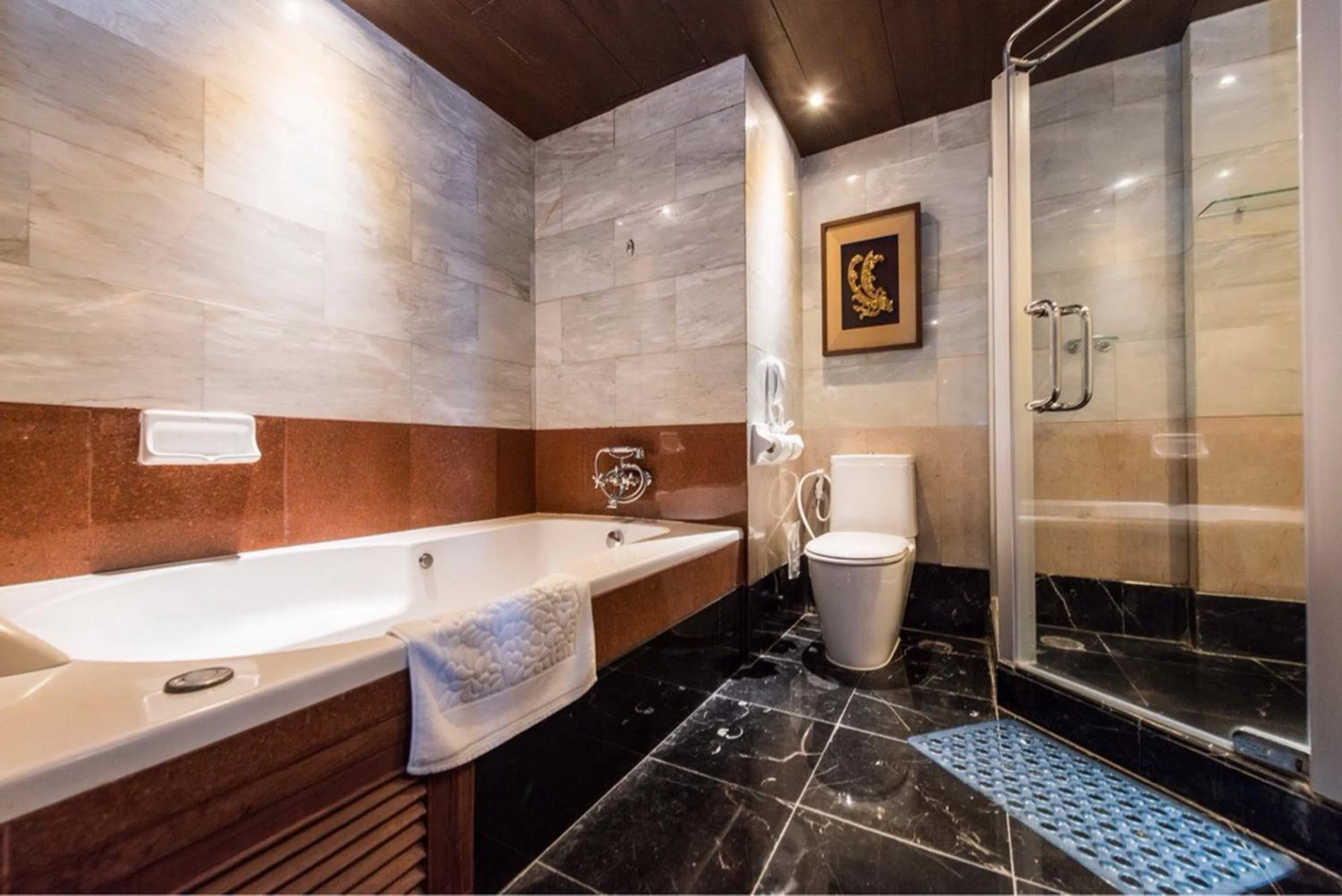 Bathroom in Krungsri River Hotel