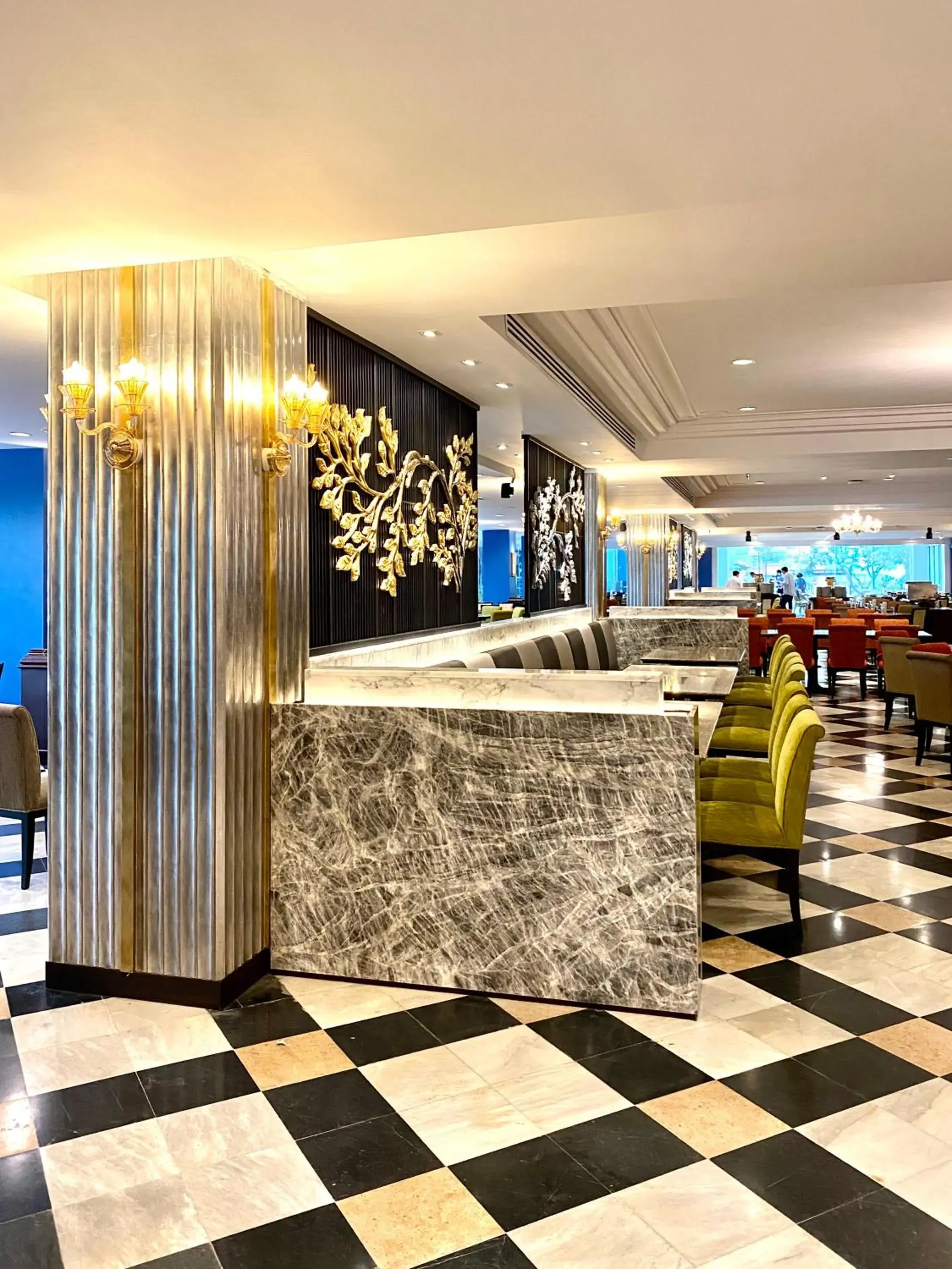 Restaurant/places to eat in Krungsri River Hotel Restaurant/places to eat in Krungsri River Hotel