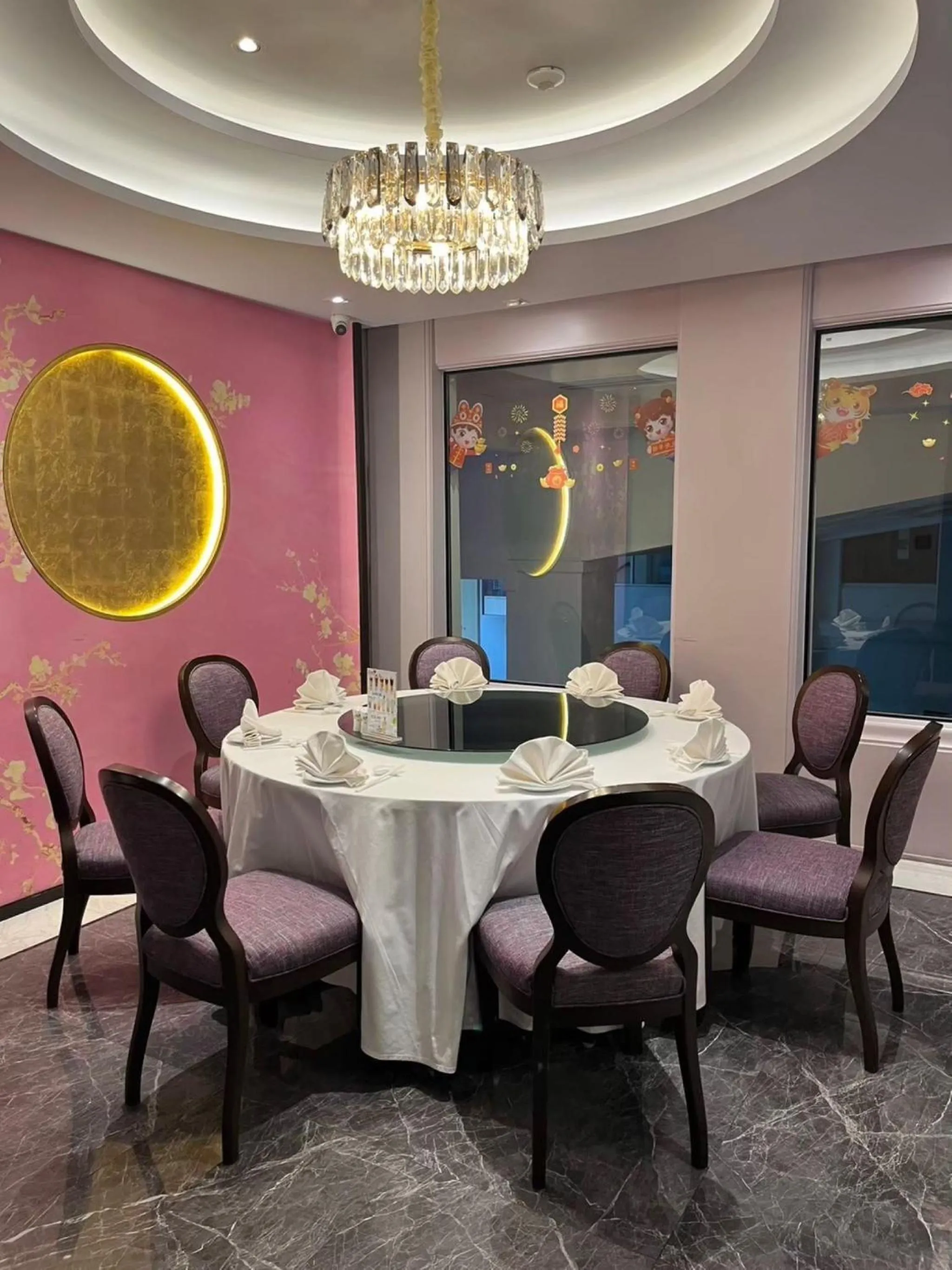 Restaurant/places to eat in Krungsri River Hotel