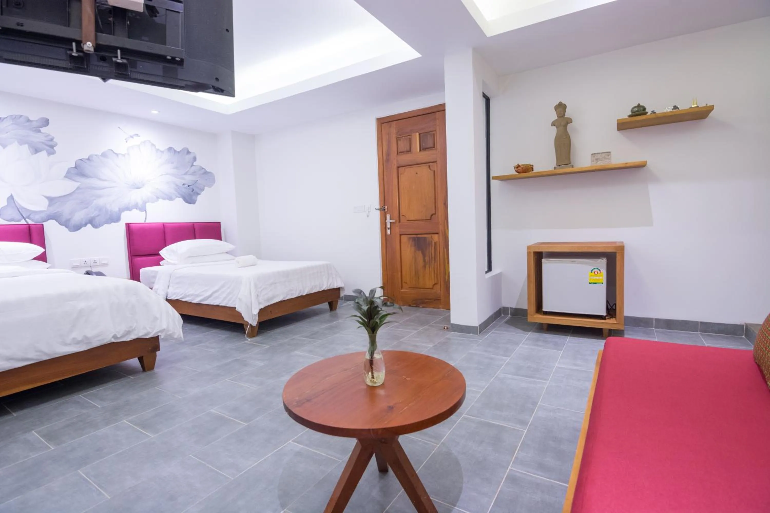 People, Bed in Neth Socheata Hotel