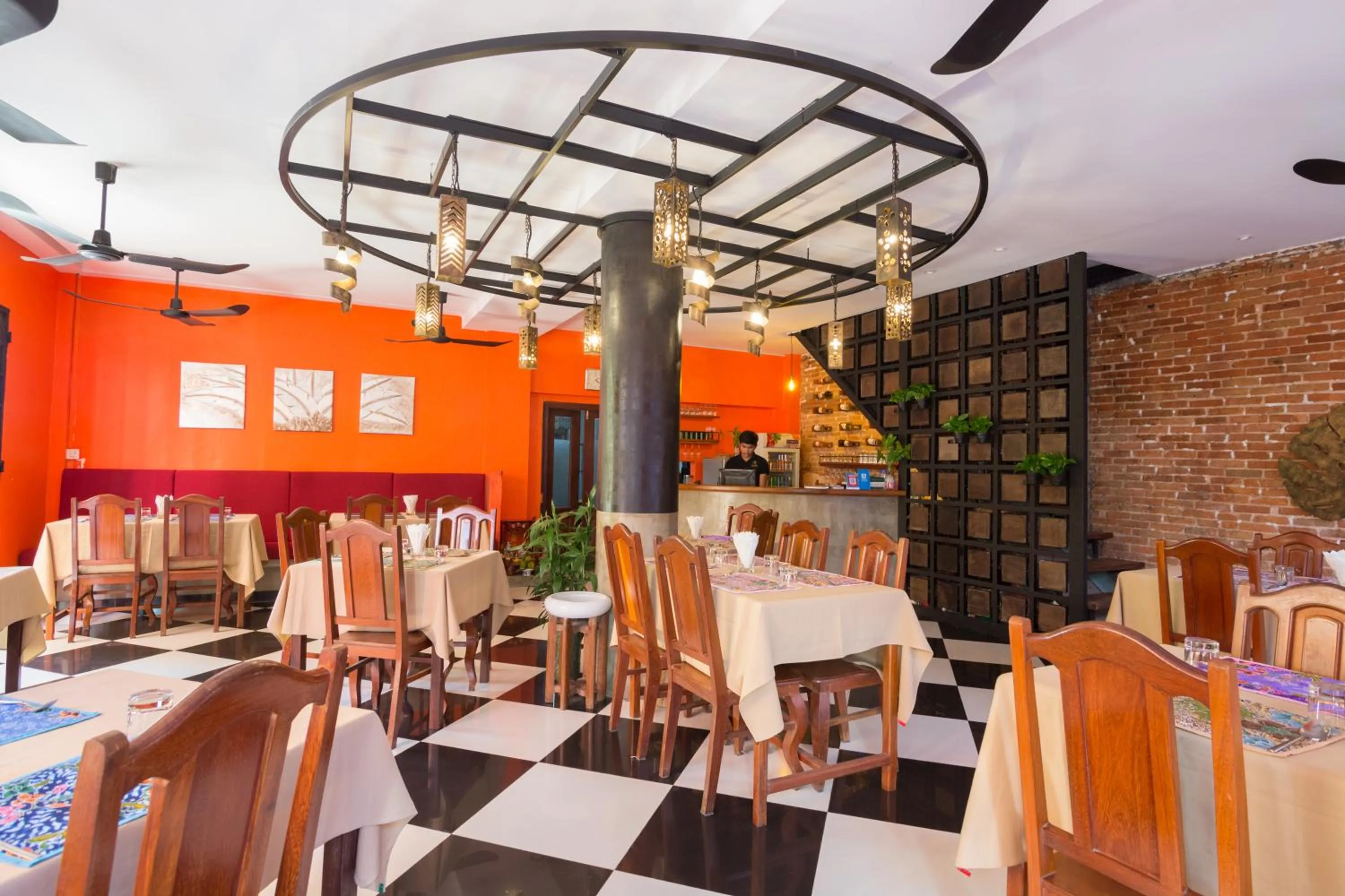 Restaurant/places to eat in Neth Socheata Hotel