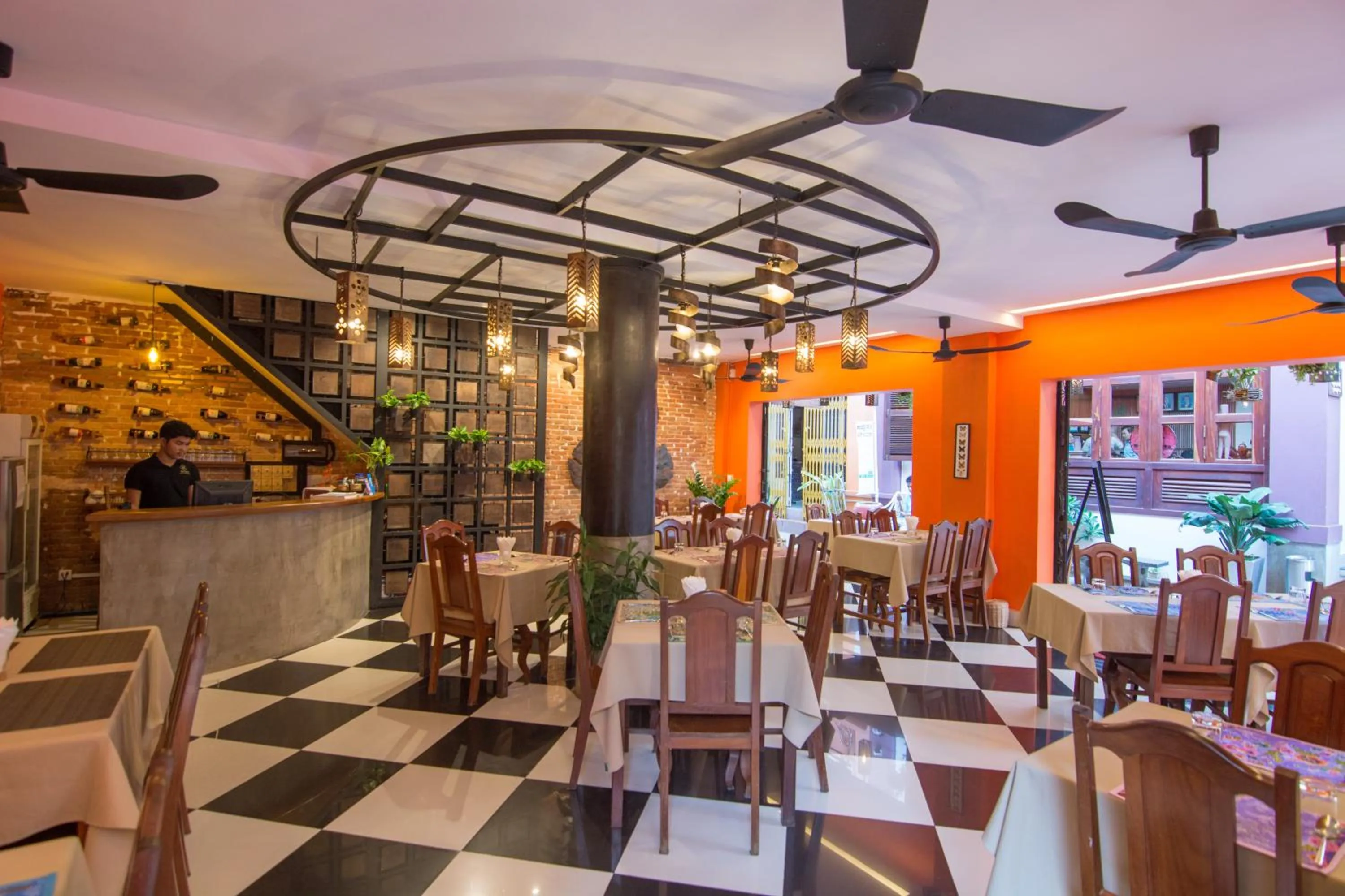 Restaurant/places to eat in Neth Socheata Hotel