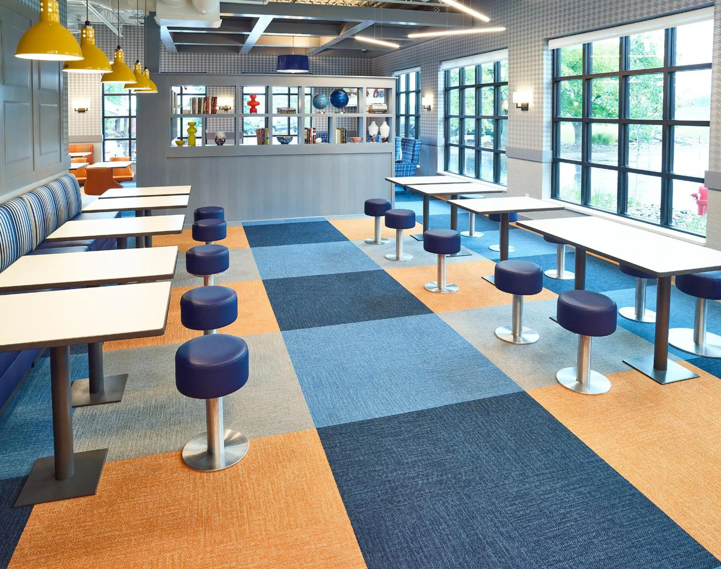 Restaurant/places to eat in LivINN Hotel Minneapolis South / Burnsville