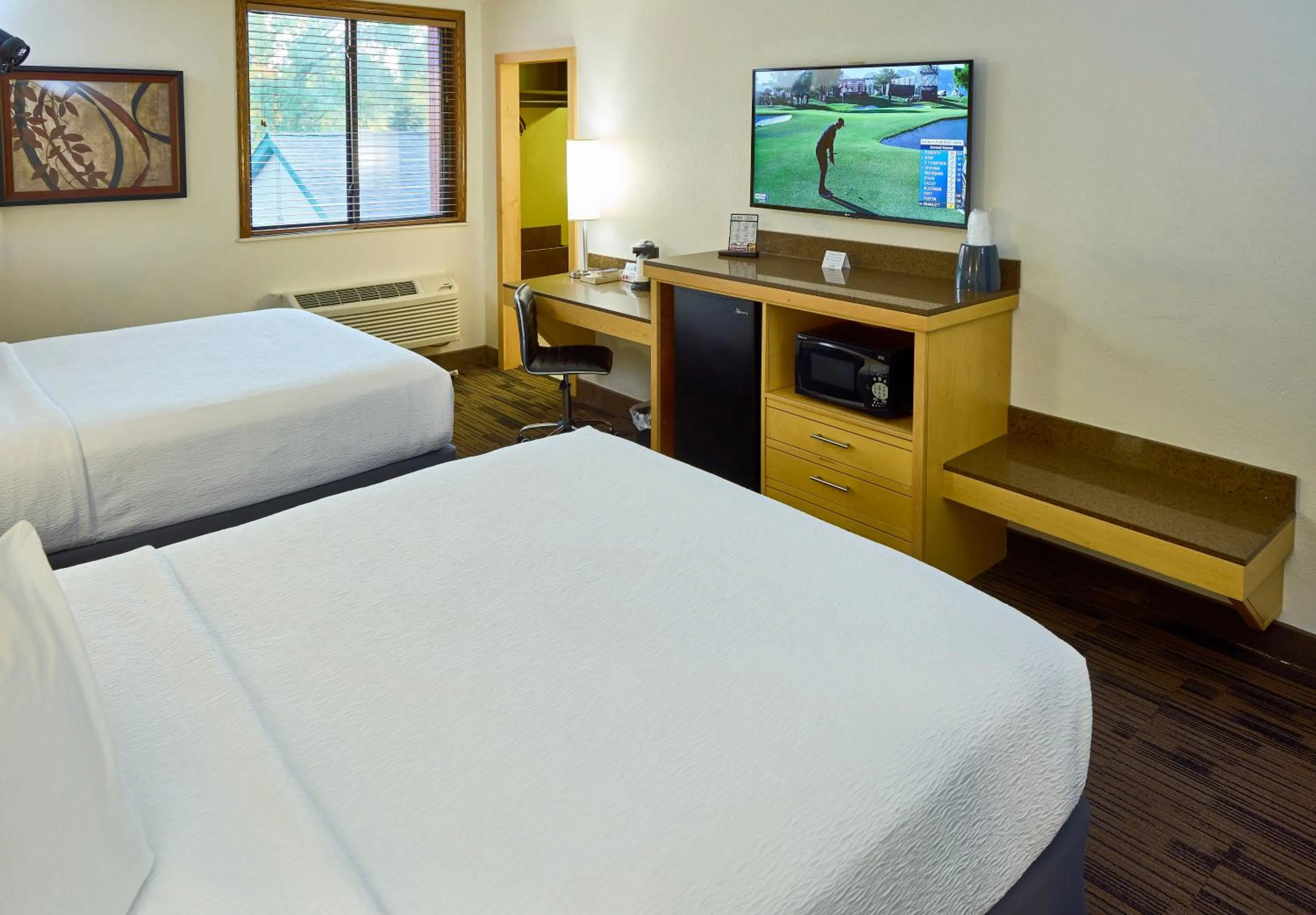 Bed in LivINN Hotel Minneapolis South / Burnsville