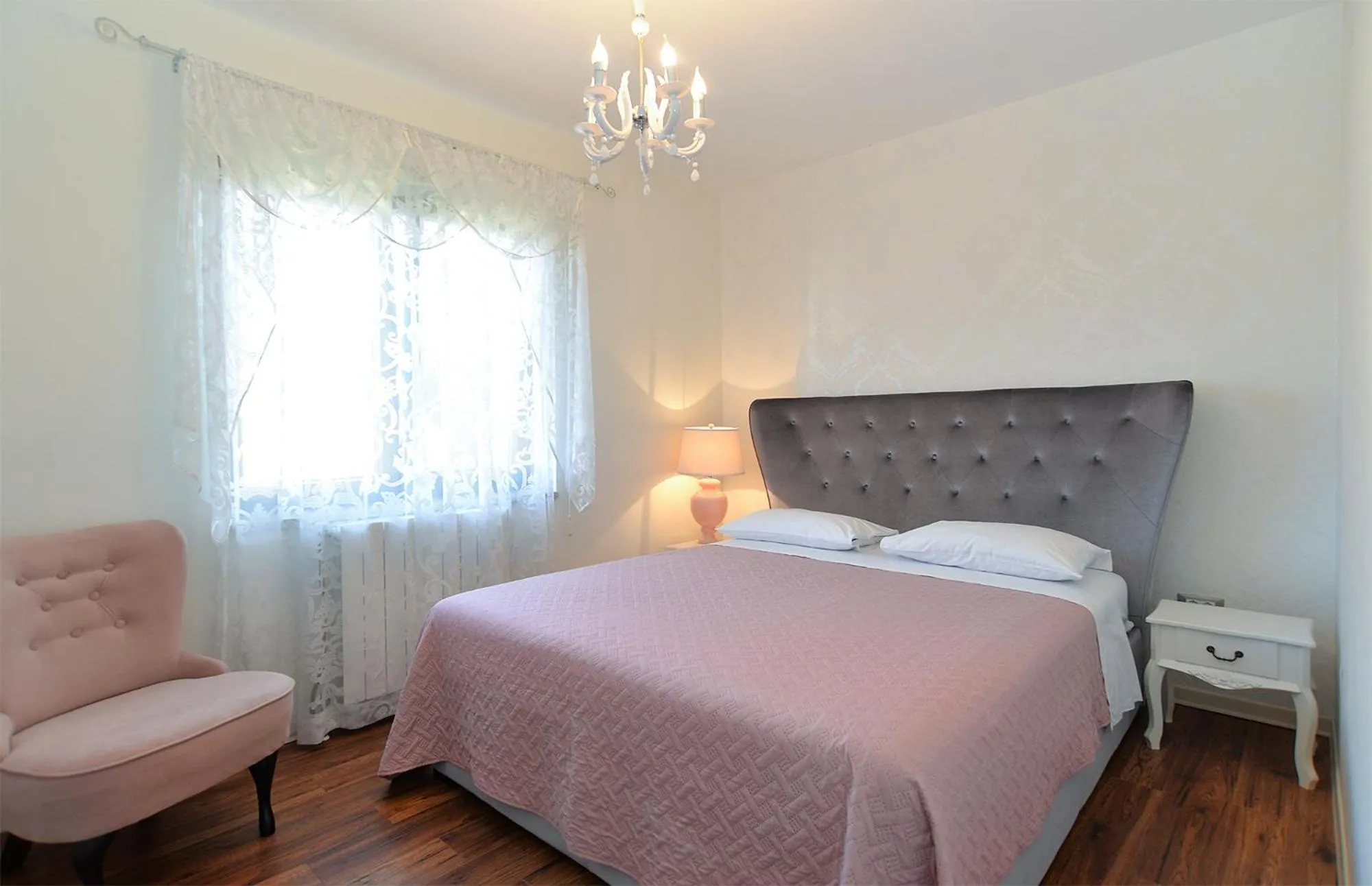 Bed in Apartments Marija 1089