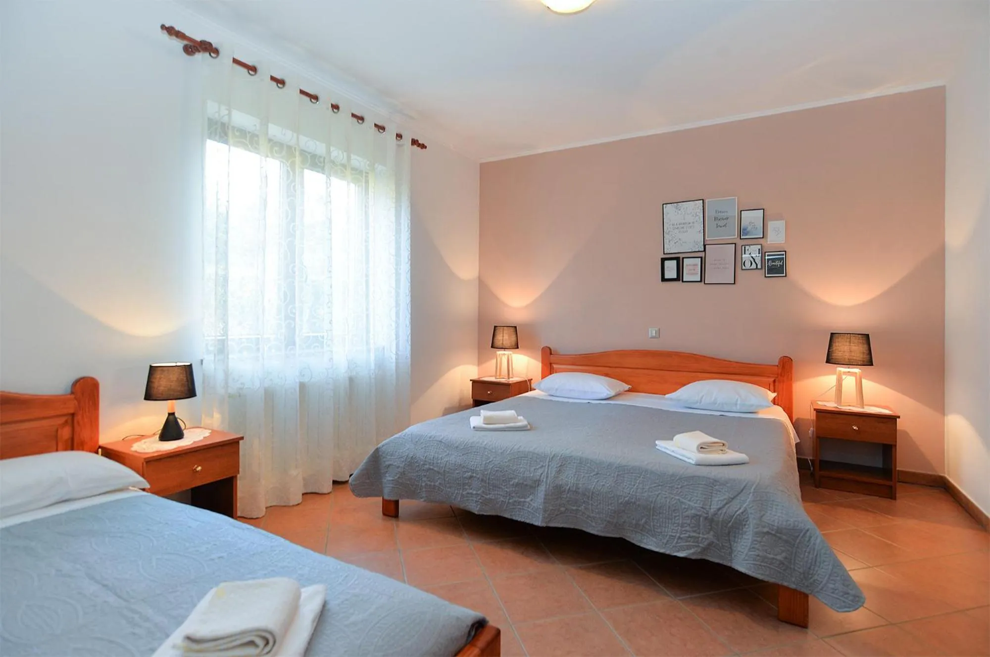 Bed in Apartments Marija 1089