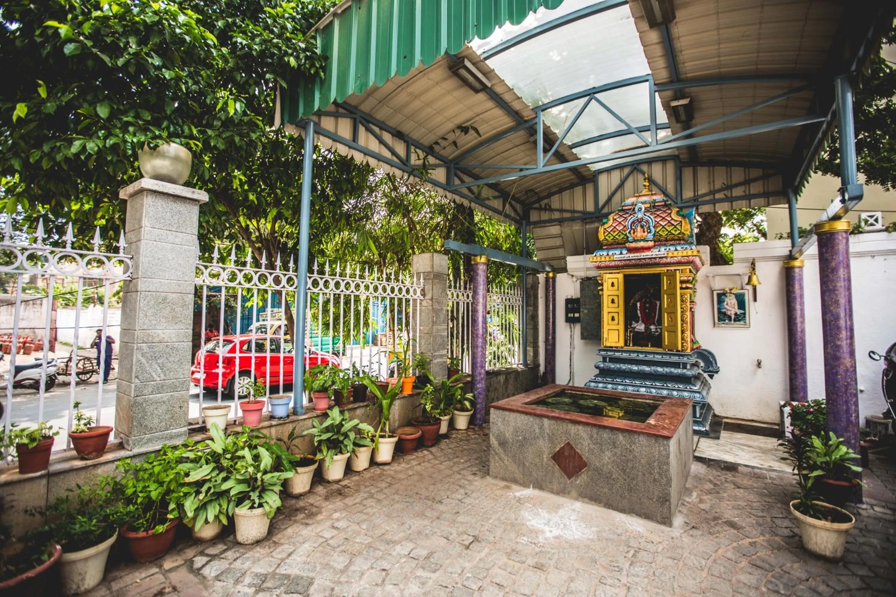 Patio in Hotel Shelter