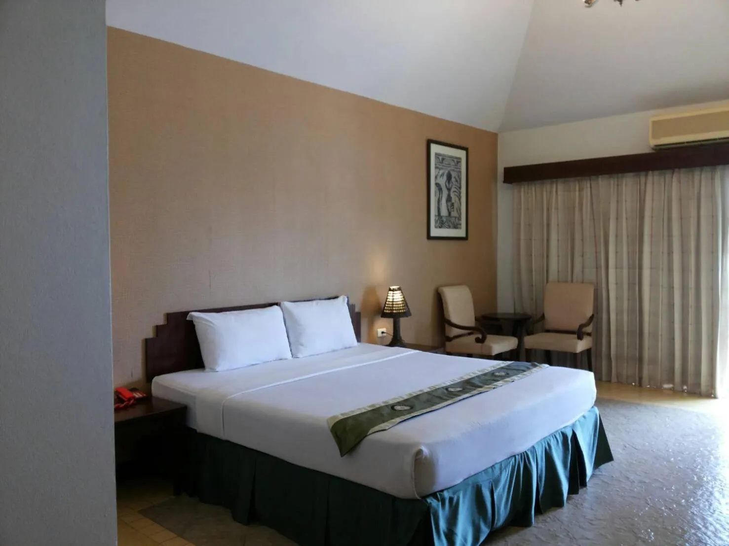 Bedroom, Bed in Golden Pine Beach Resort