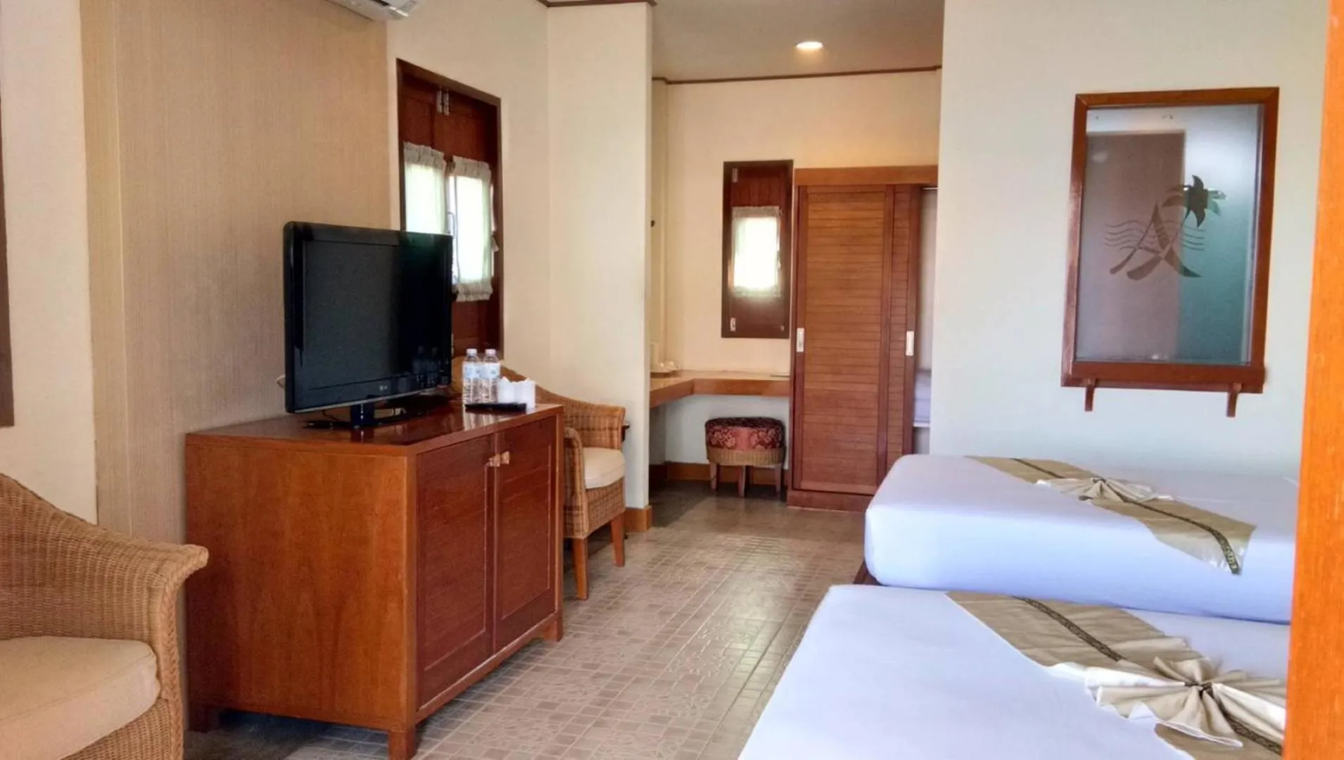 Bedroom, Bed in Golden Pine Beach Resort