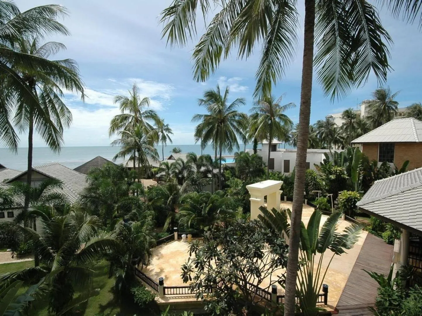 Property building in Golden Pine Beach Resort