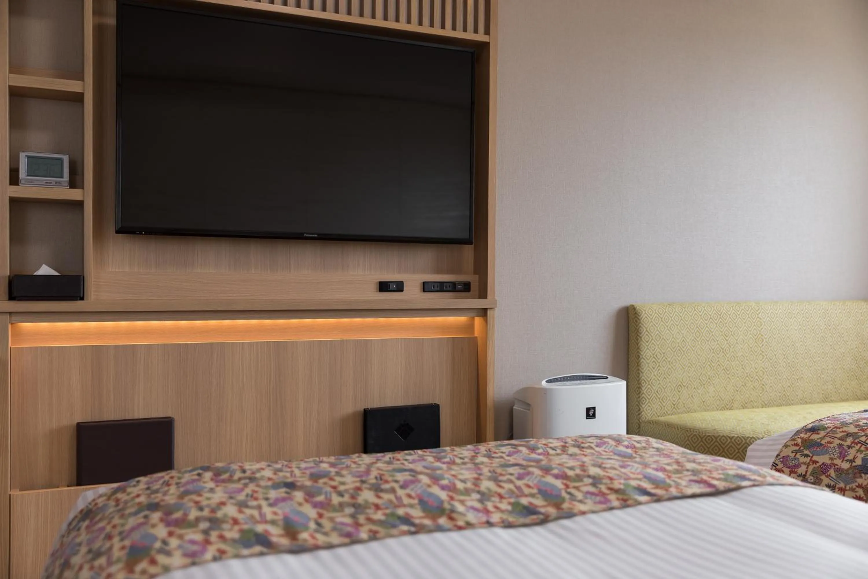 Decorative detail, Bed in HOTEL MYSTAYS Kyoto Shijo
