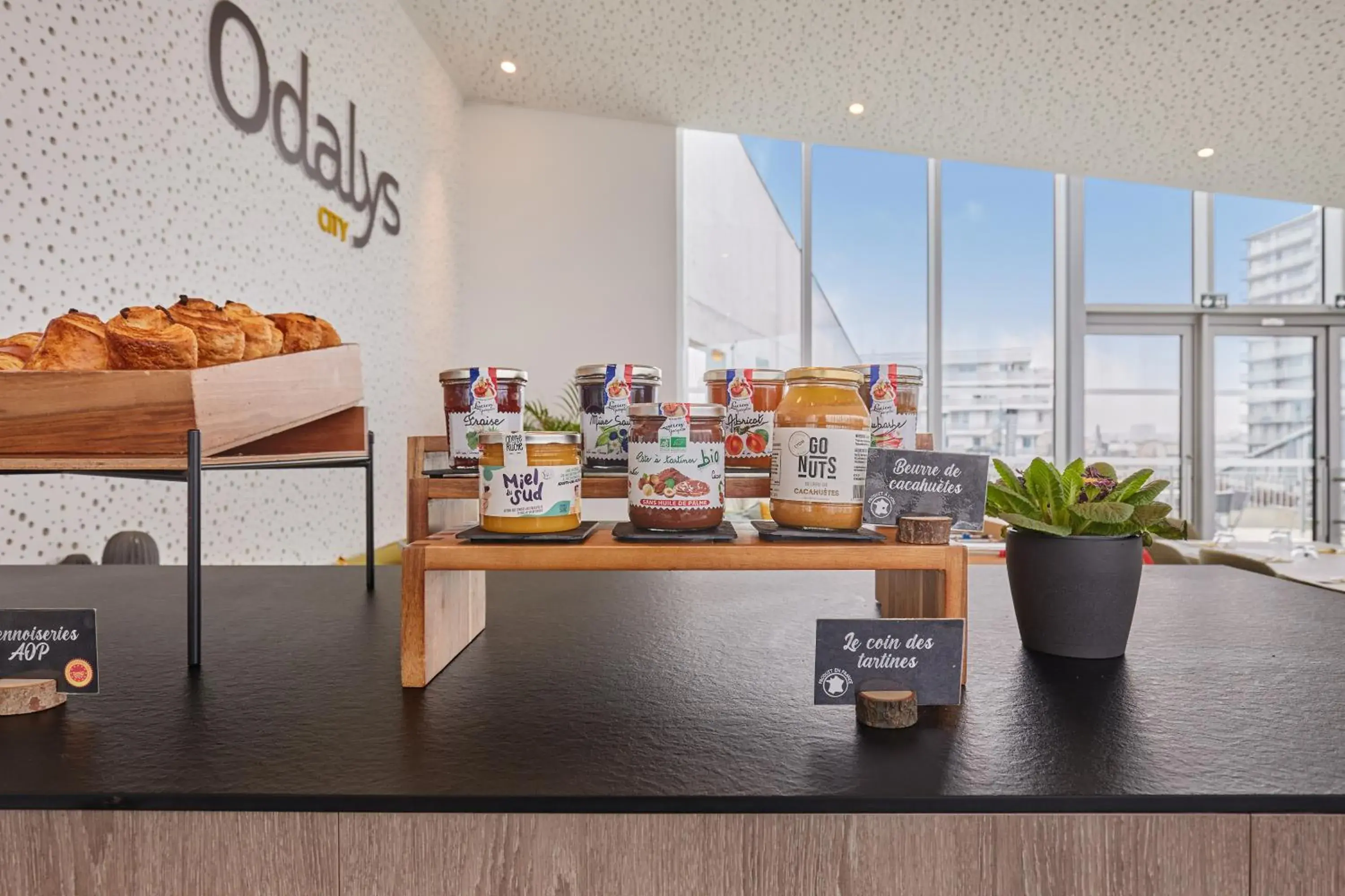 Buffet breakfast in Appart Hotel Odalys City Paris XVII Buffet breakfast in Appart Hotel Odalys City Paris XVII