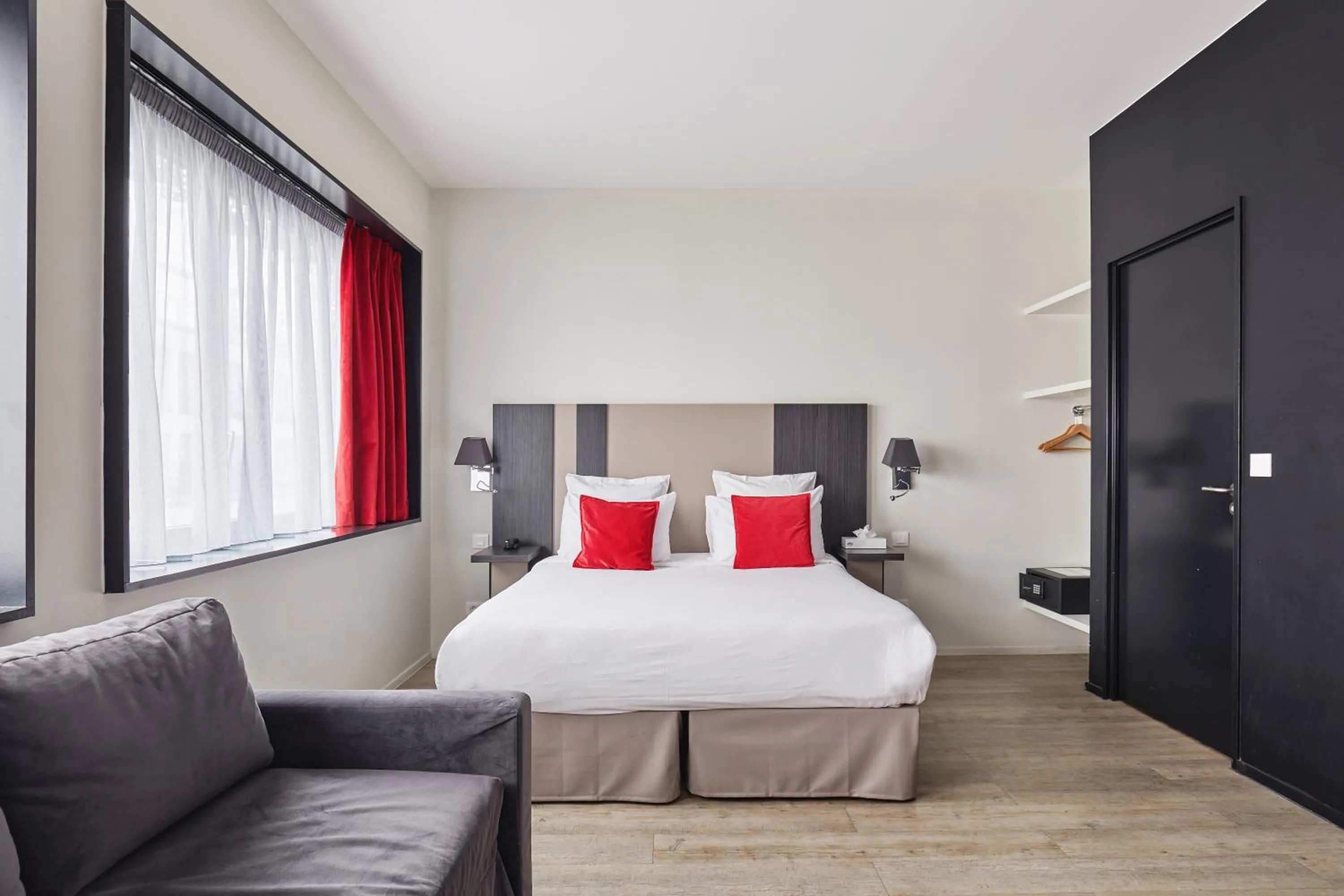 Bedroom, Bed in Appart Hotel Odalys City Paris XVII