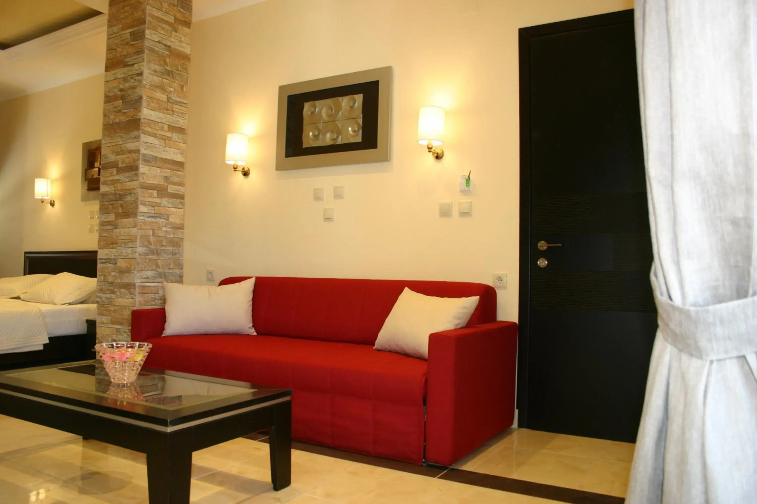 TV and multimedia, Bed in Petit Palais Hotel TV and multimedia, Bed in Petit Palais Hotel