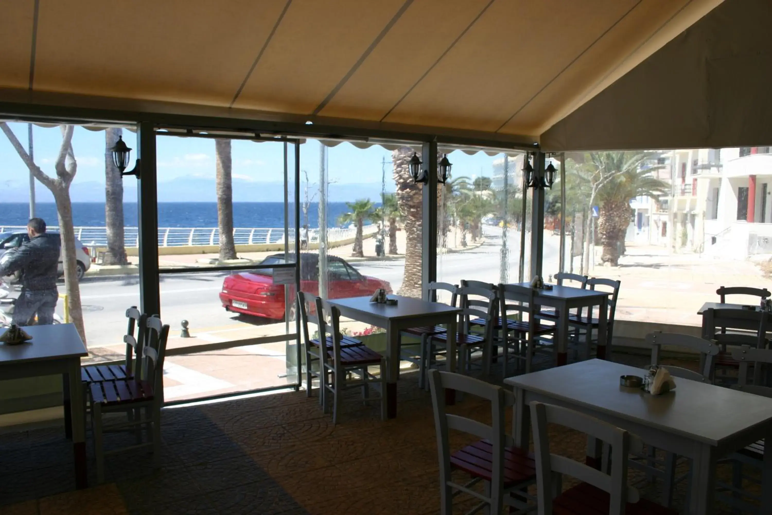 Restaurant/places to eat in Petit Palais Hotel Restaurant/places to eat in Petit Palais Hotel