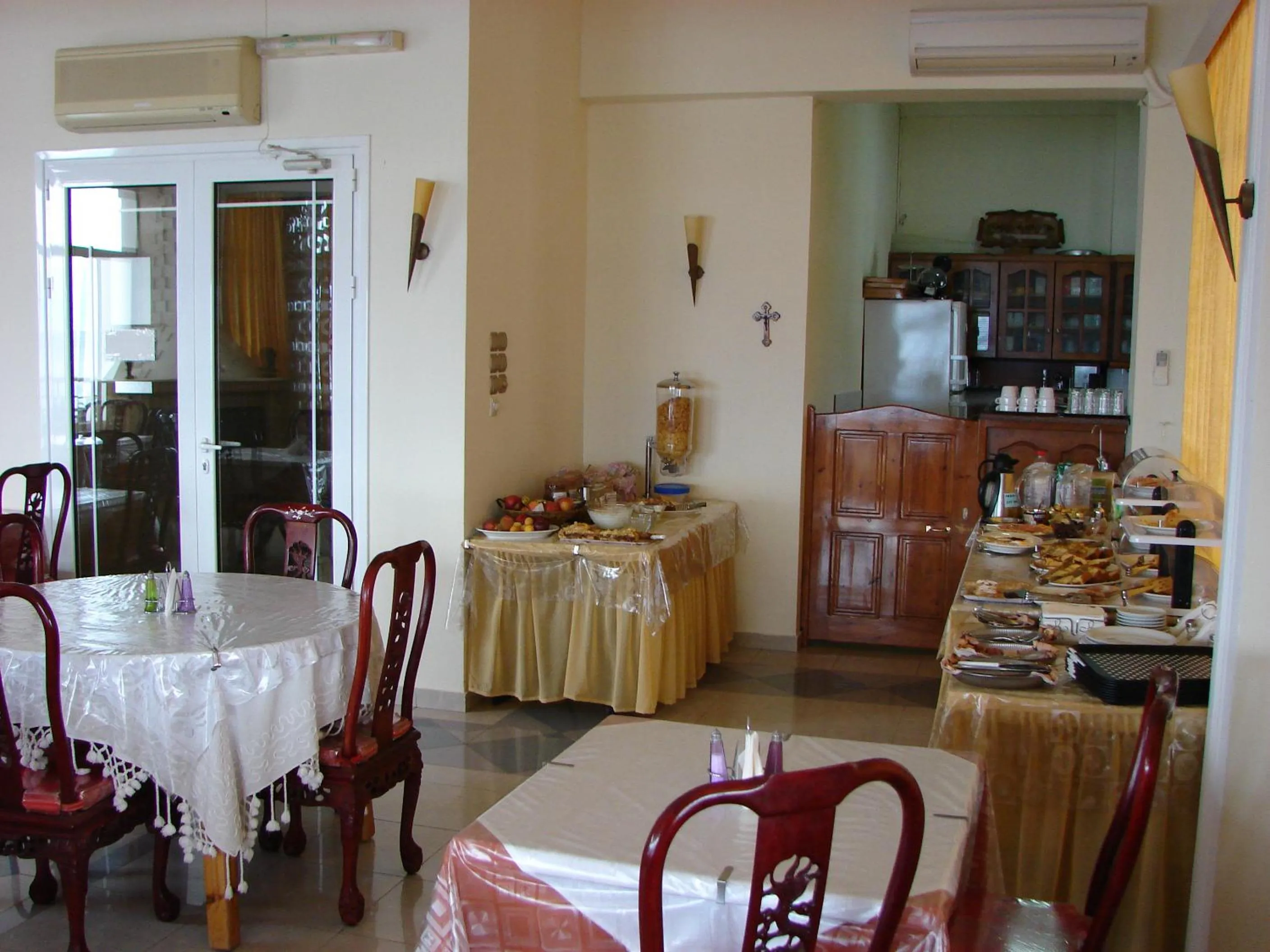 Continental breakfast in Petit Palais Hotel