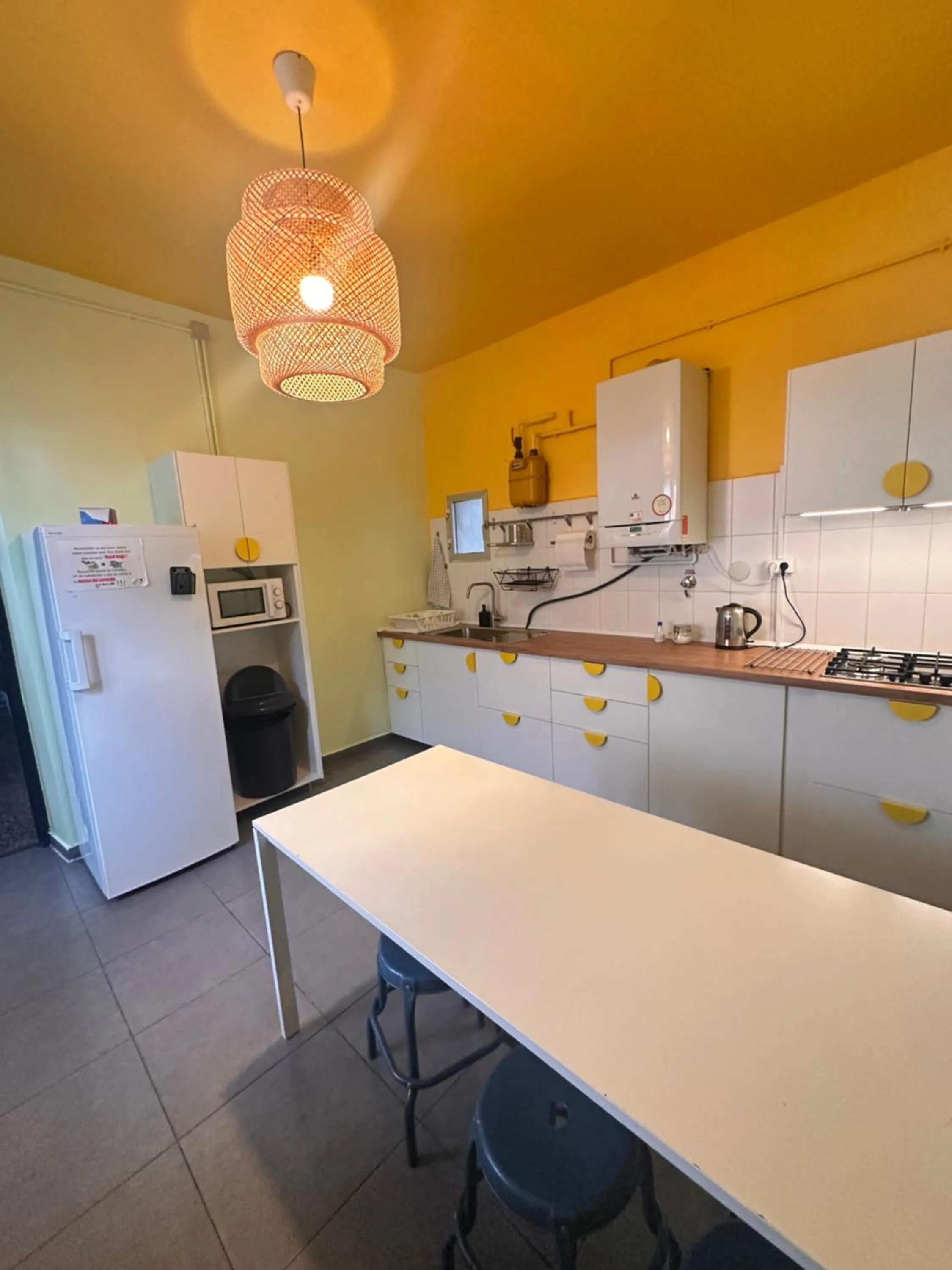 Communal kitchen in Barbieri Sol Hostel