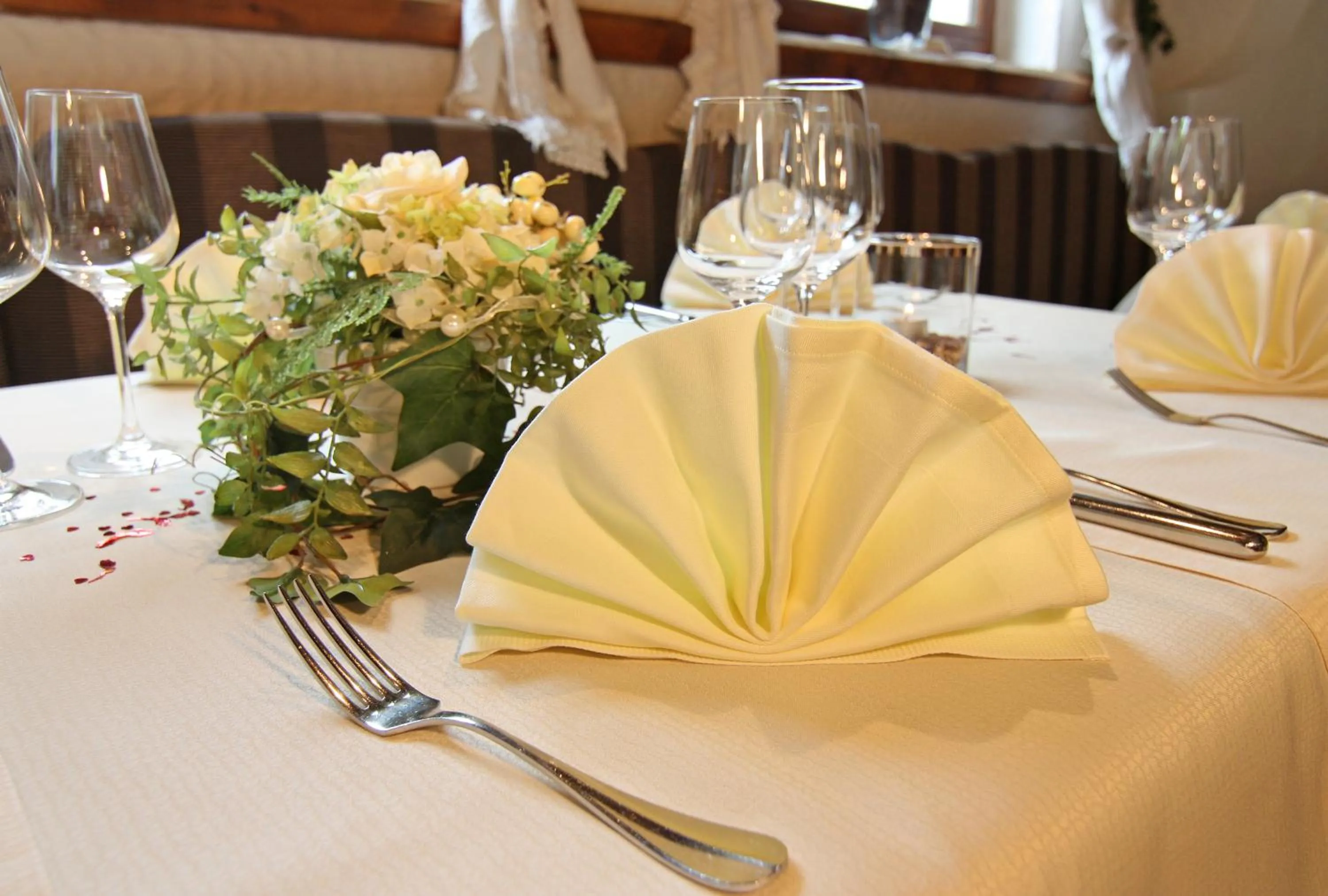 Restaurant/places to eat in Aparthotel Krösbacher