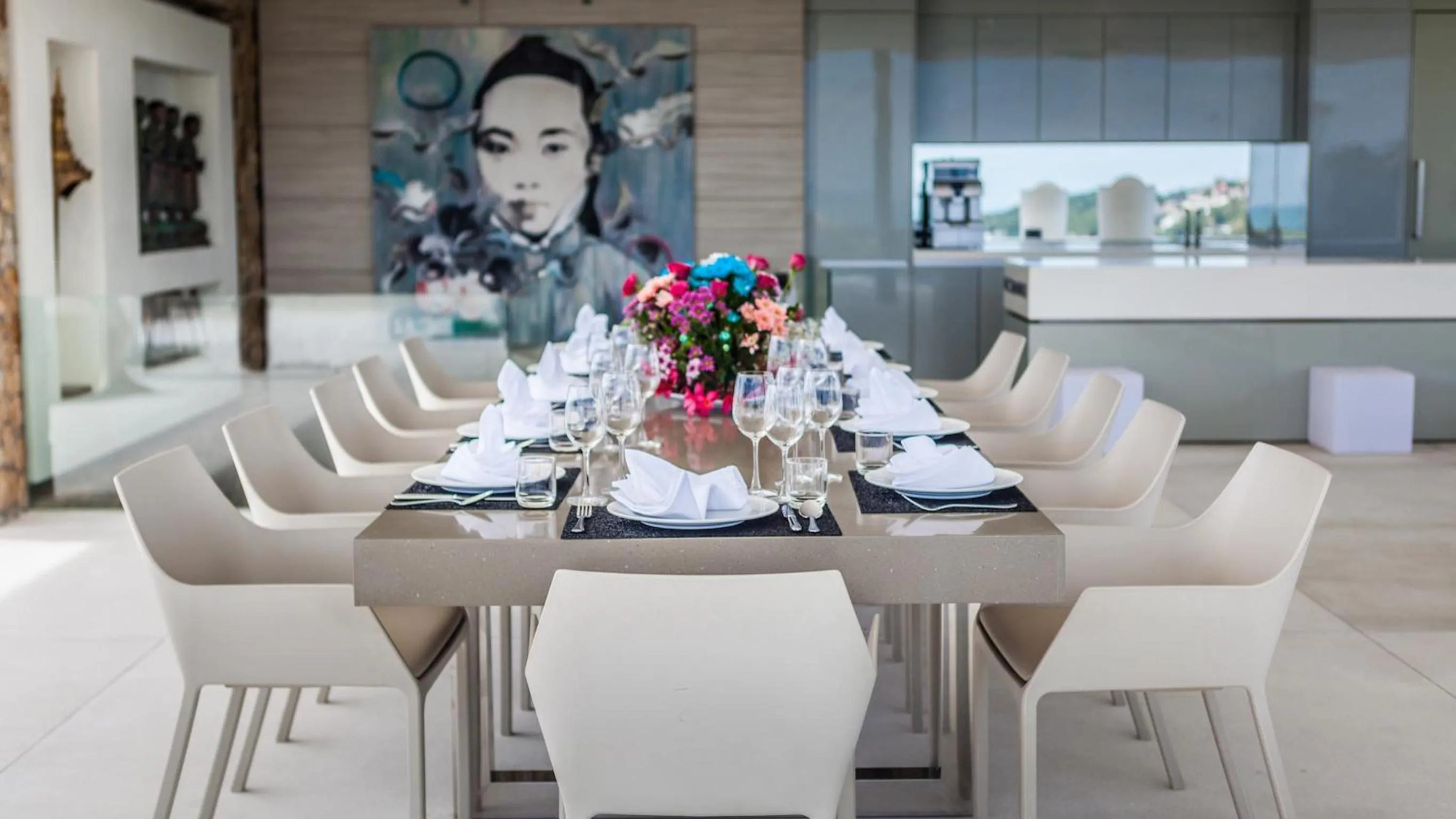 Restaurant/places to eat in Villa Anavaya