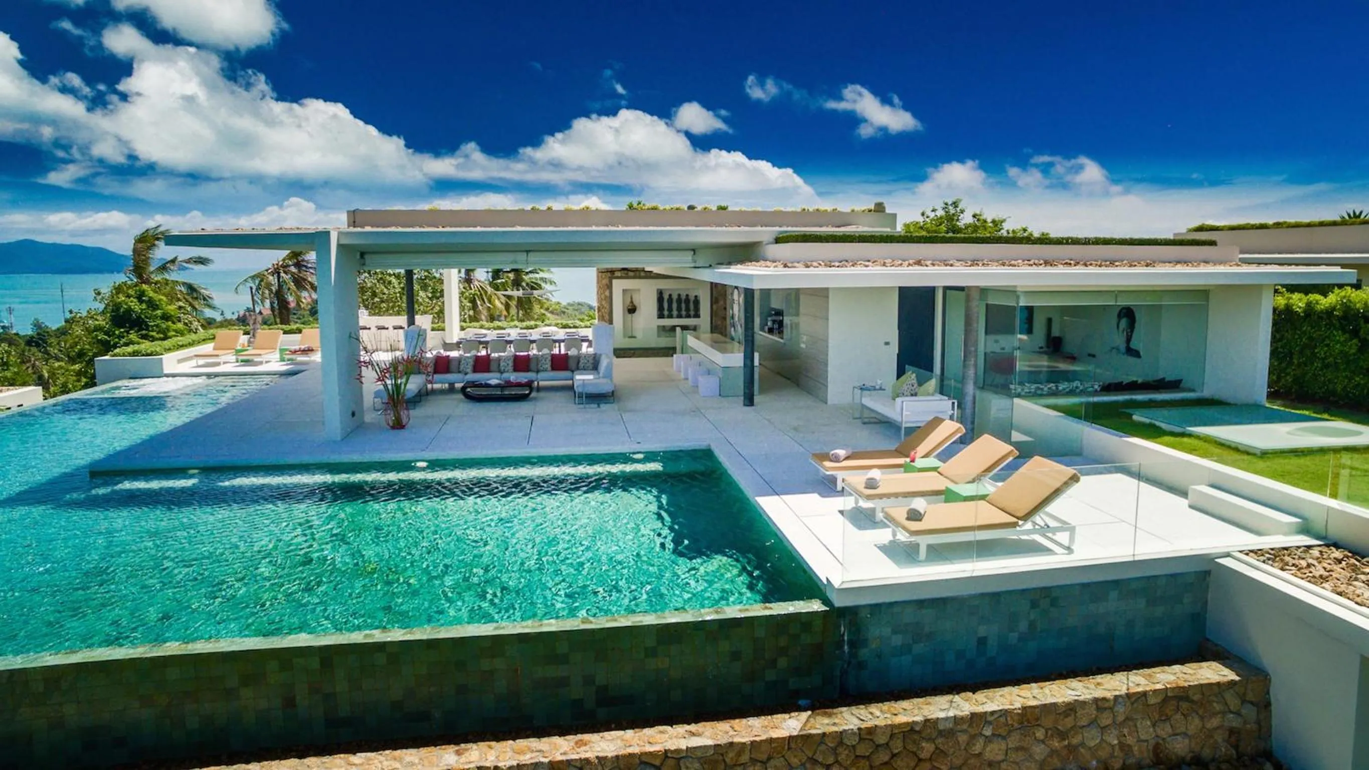 Facade/entrance in Villa Anavaya