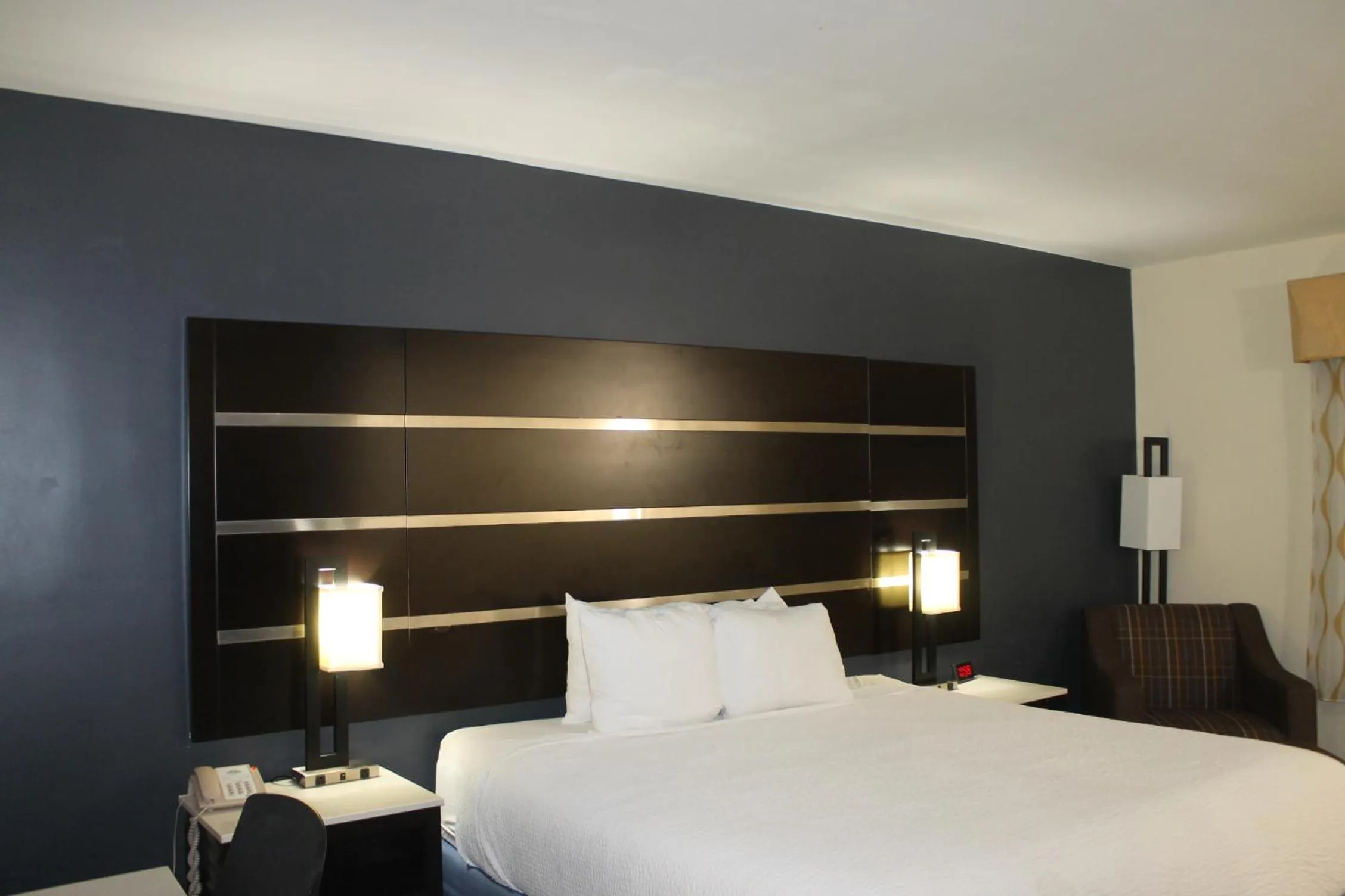 Bed in Days Inn by Wyndham Budd Lake