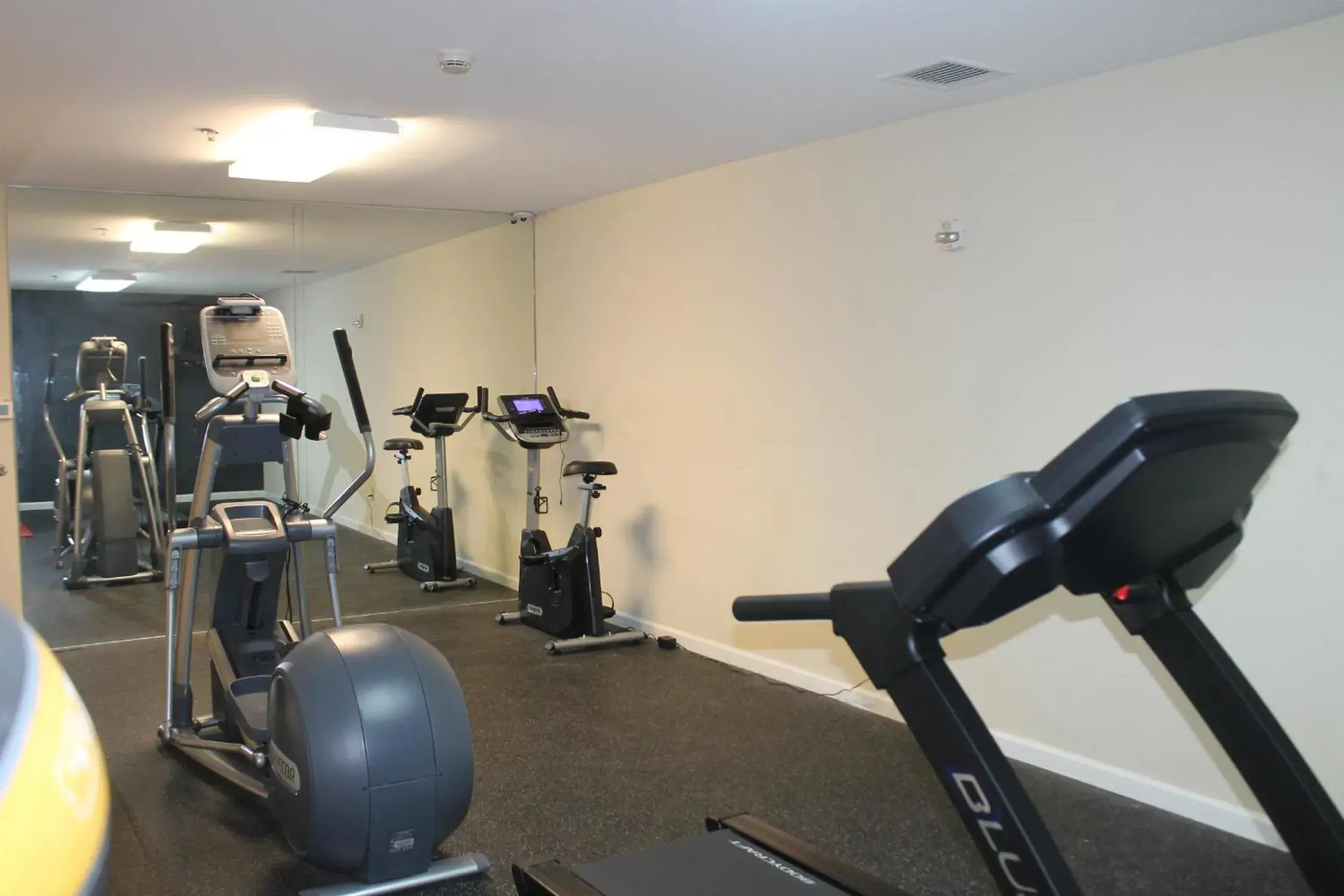 Fitness centre/facilities in Days Inn by Wyndham Budd Lake Fitness centre/facilities in Days Inn by Wyndham Budd Lake