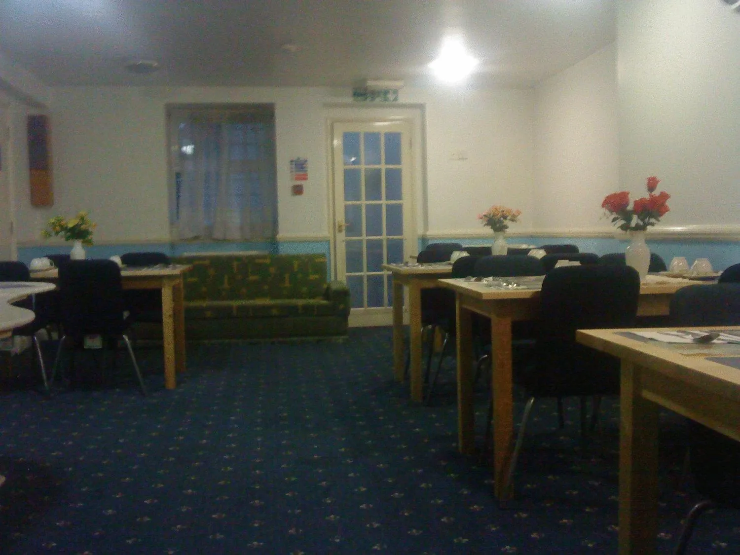 Restaurant/places to eat in Hotel Sophia